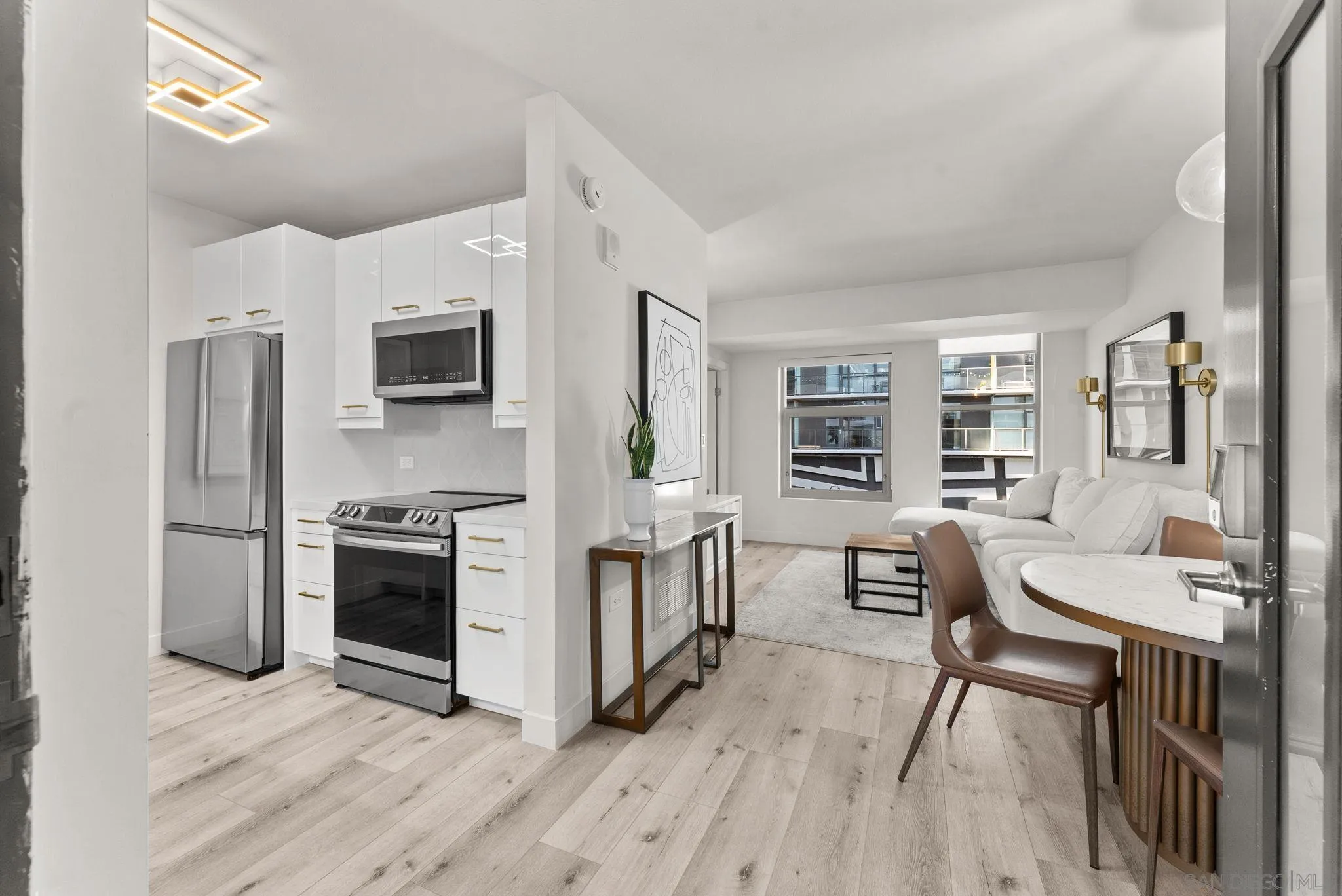 Photo #2: 260003470 Listing: Photo #2