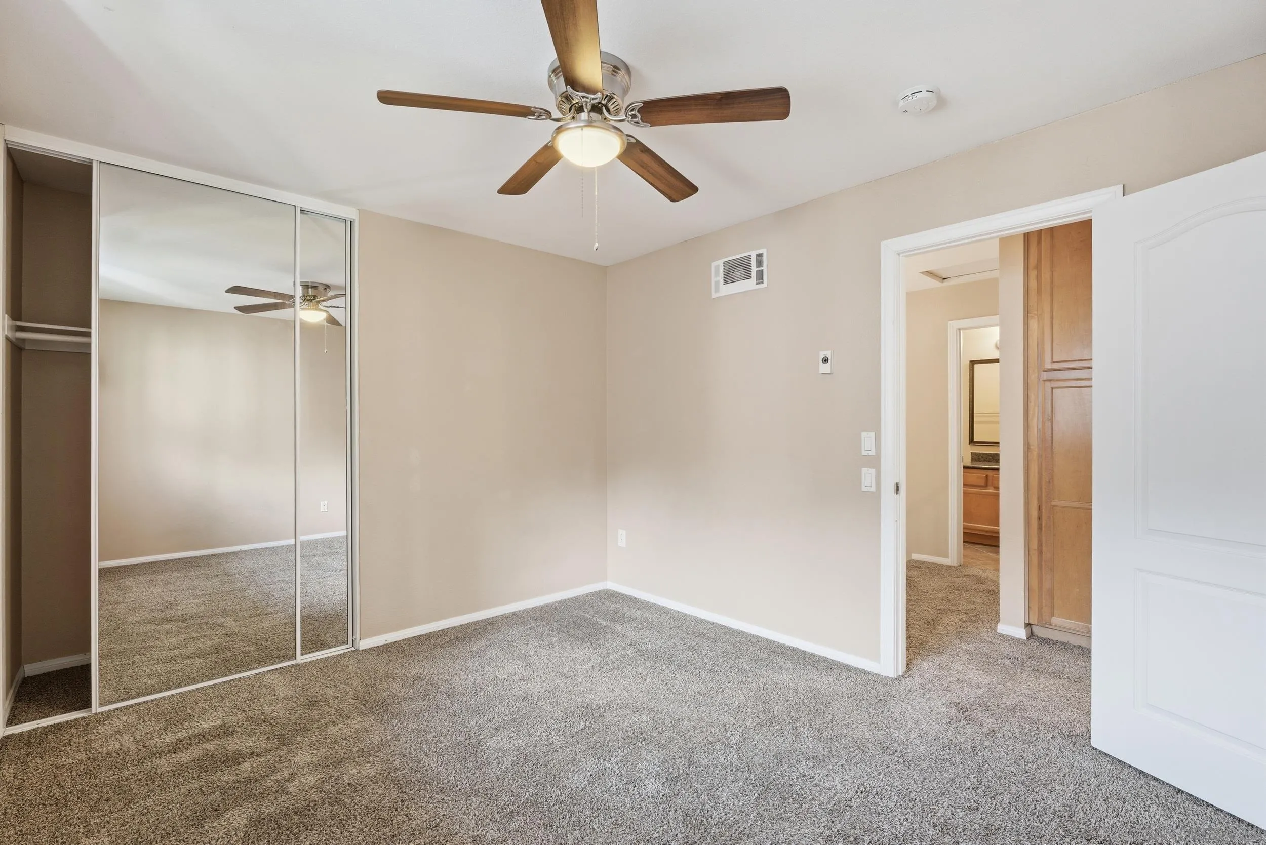 https://cdn.realtyfeed.com/cdn/127/260003480/7977b2637f3419b7d1444c60e411ad1f.webp