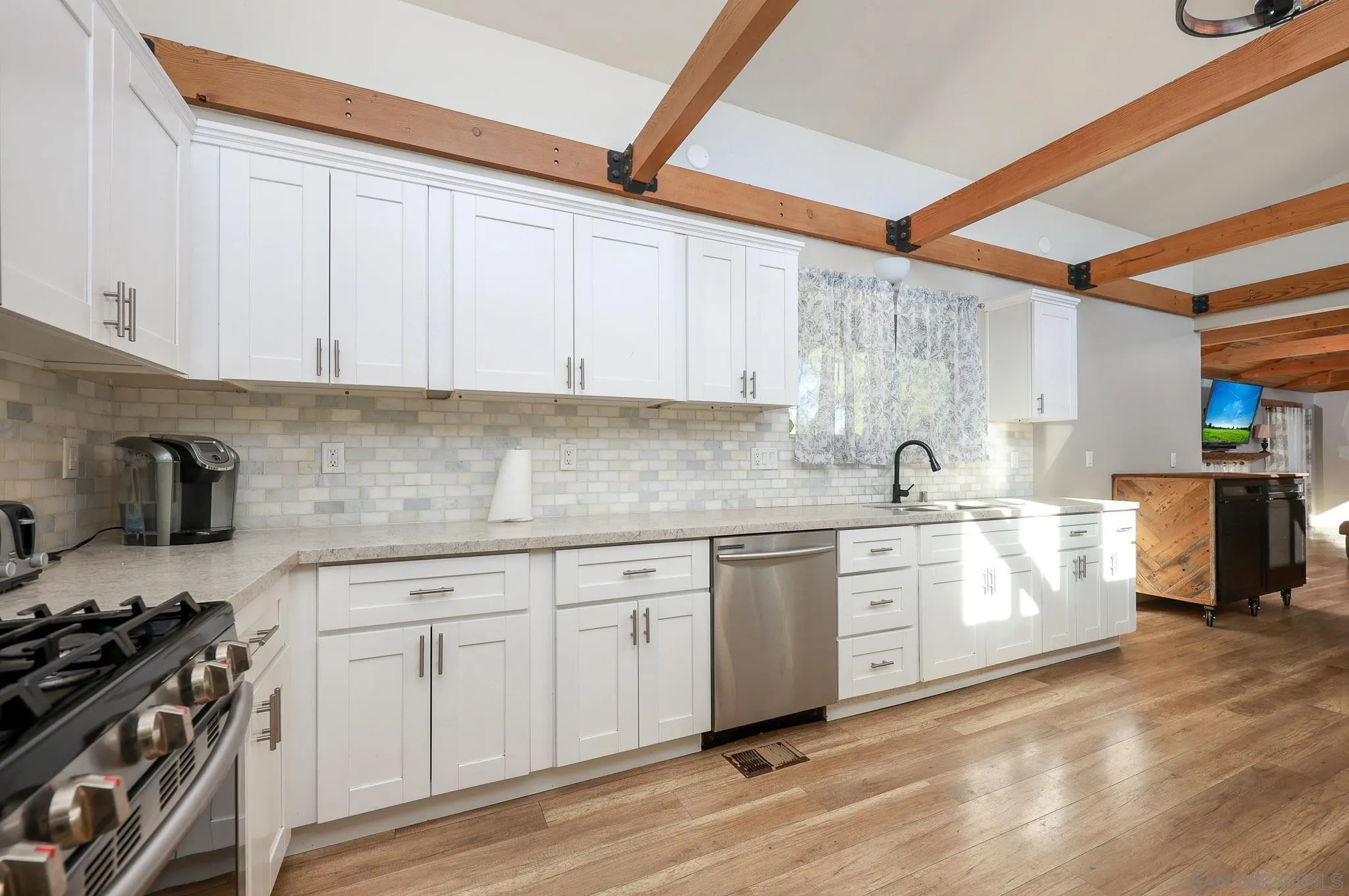 https://cdn.realtyfeed.com/cdn/127/260003481/081b43bcc210e3d19915b190c0e31e00.webp