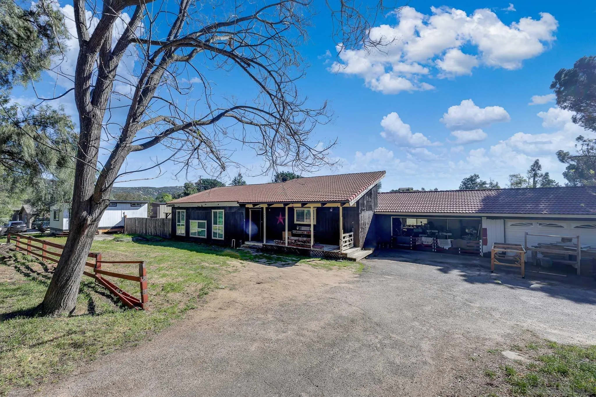 https://cdn.realtyfeed.com/cdn/127/260003481/3f2f2b517d11daf8588454148d31c6ba.webp