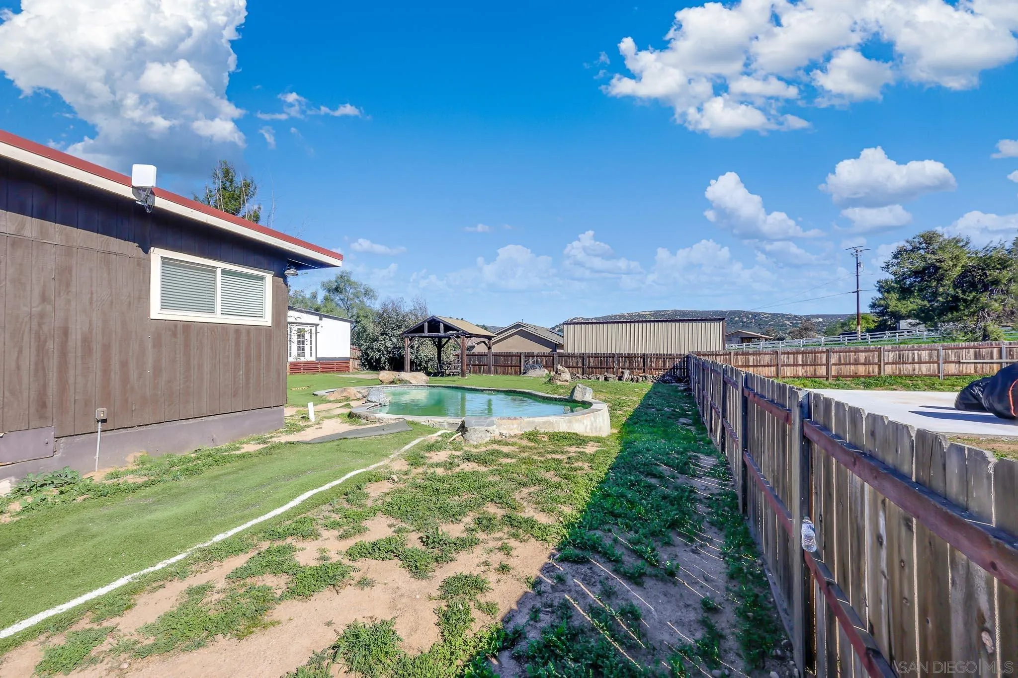 https://cdn.realtyfeed.com/cdn/127/260003481/a4bb6665cce0974514c319d6cbc52d81.webp
