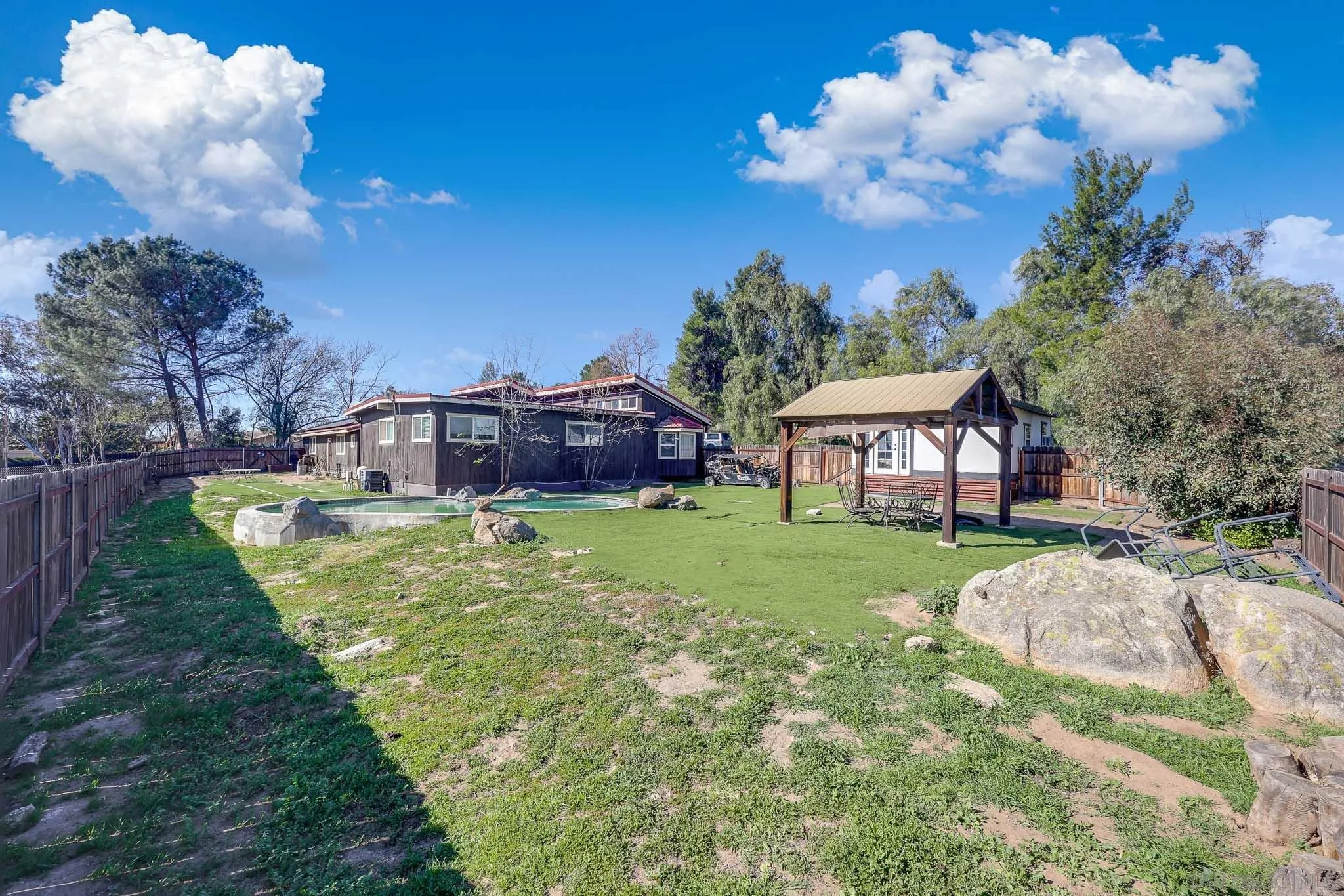 https://cdn.realtyfeed.com/cdn/127/260003481/ad2bf740d06f22814a4f5152d242893b.webp