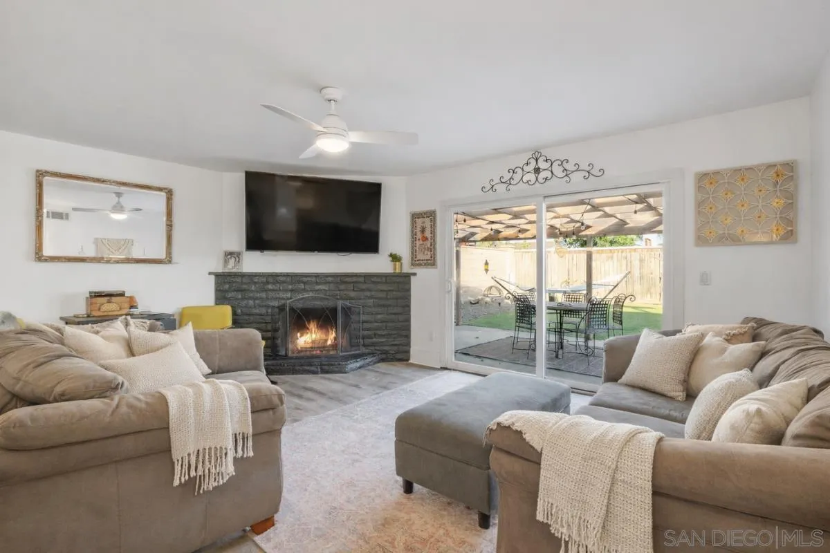 https://cdn.realtyfeed.com/cdn/127/260003488/fce60b73cac3784c371dc16aad71b34e.webp