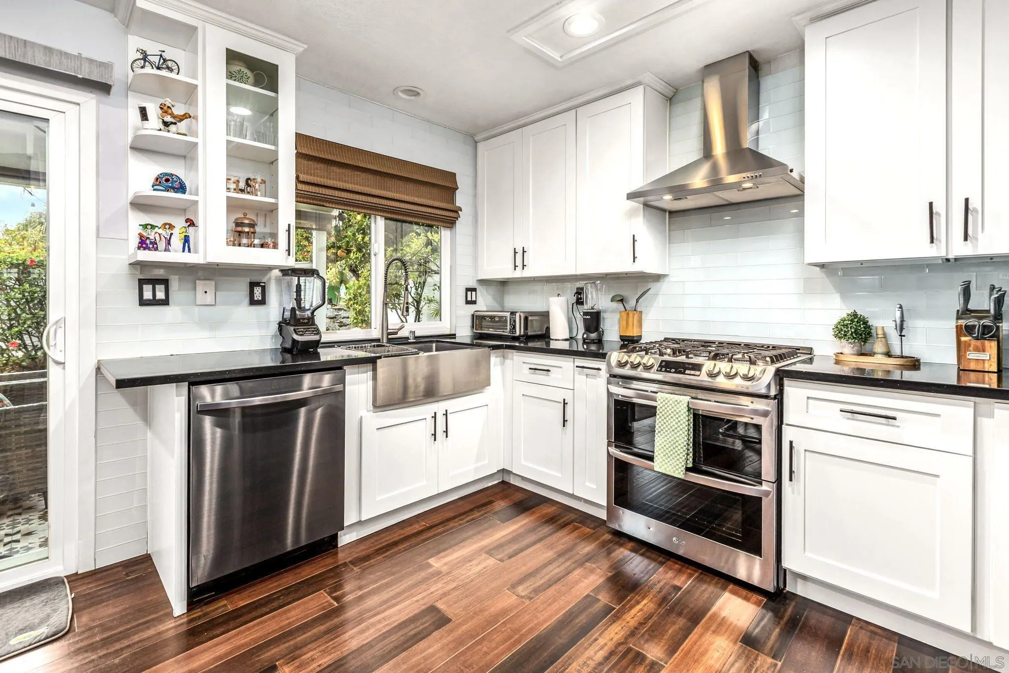 https://cdn.realtyfeed.com/cdn/127/260003493/aaf6568372d0e607de2490ab4180c372.webp