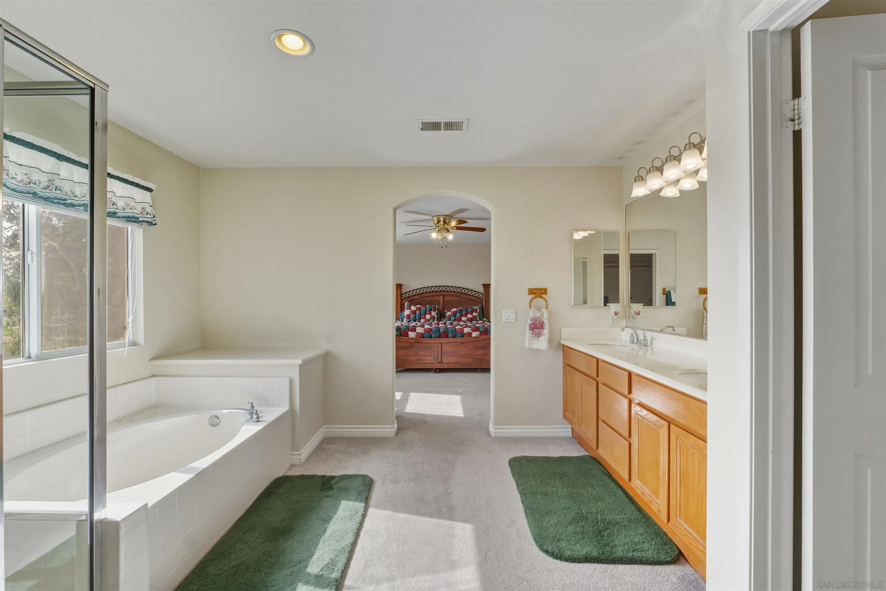 https://cdn.realtyfeed.com/cdn/127/260003496/4dd67071895d5043e4e3059dc1a9e1df.webp