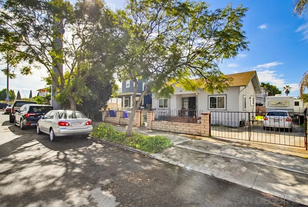 1859-1861 Irving Ave
