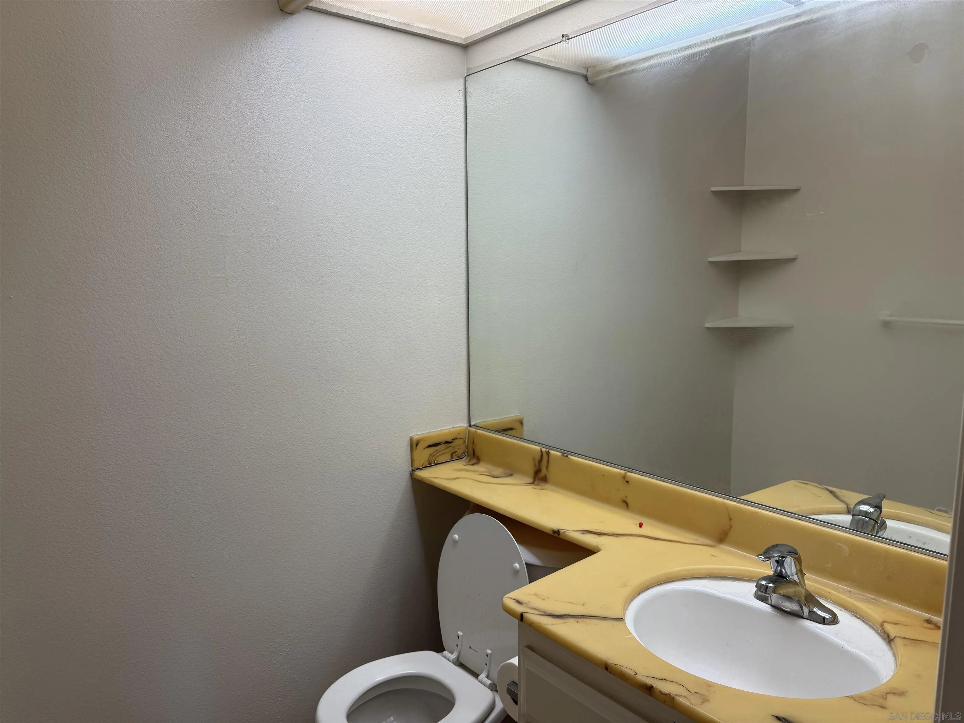 Photo #12: 260003511 Listing: Photo #12