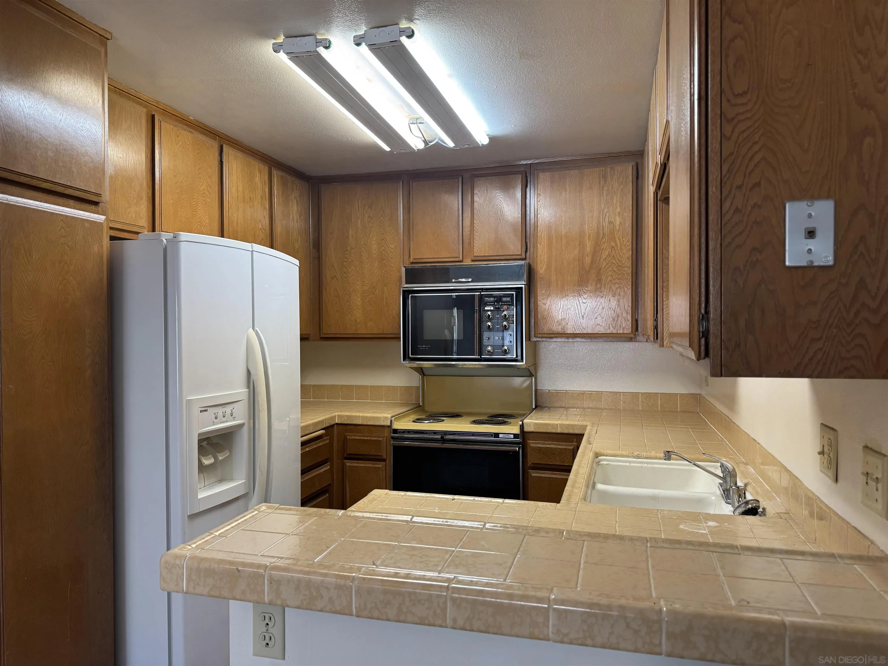 Photo #3: 260003511 Listing: Photo #3