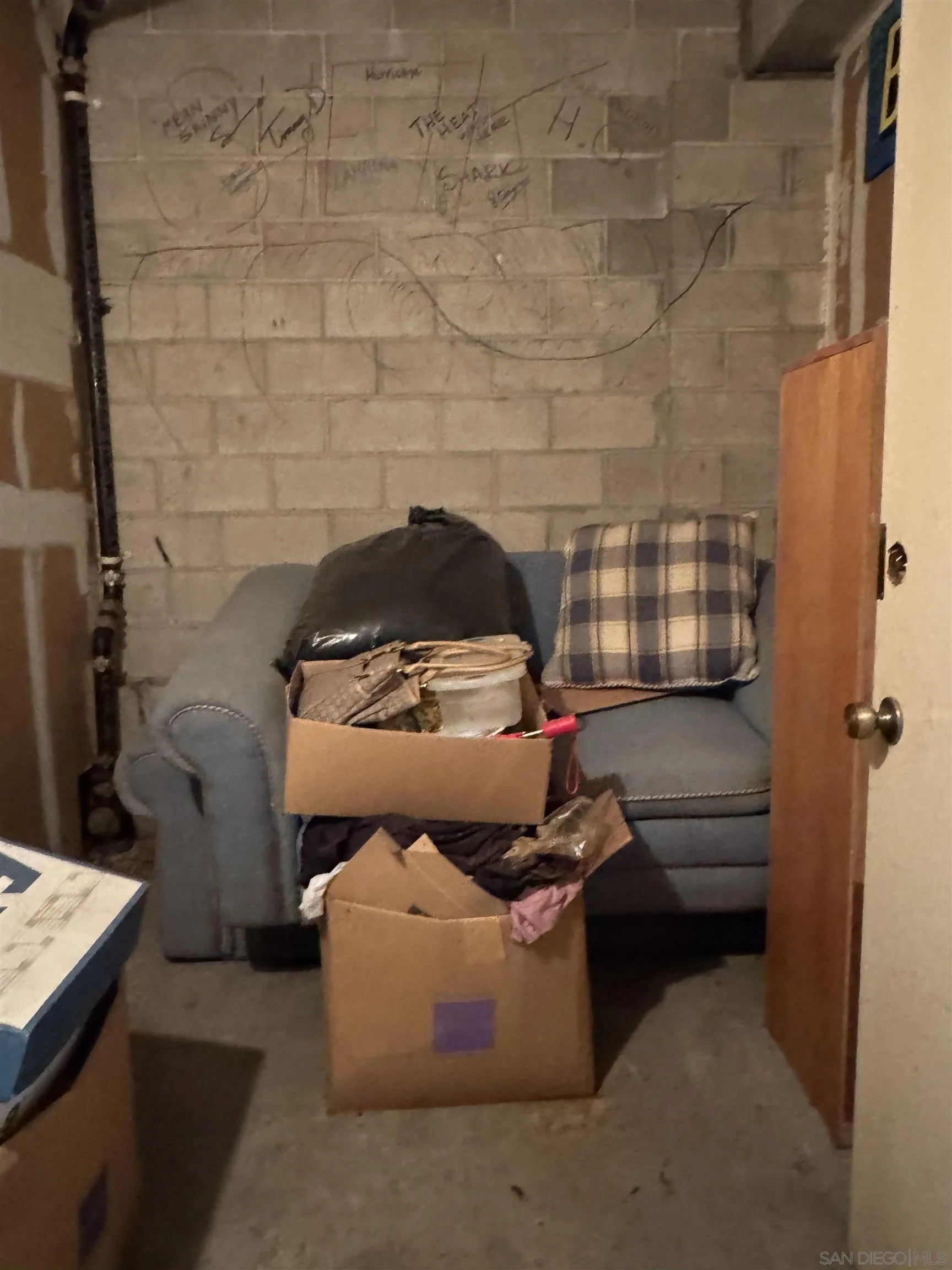 Photo #2: 260003511 Listing: Photo #2