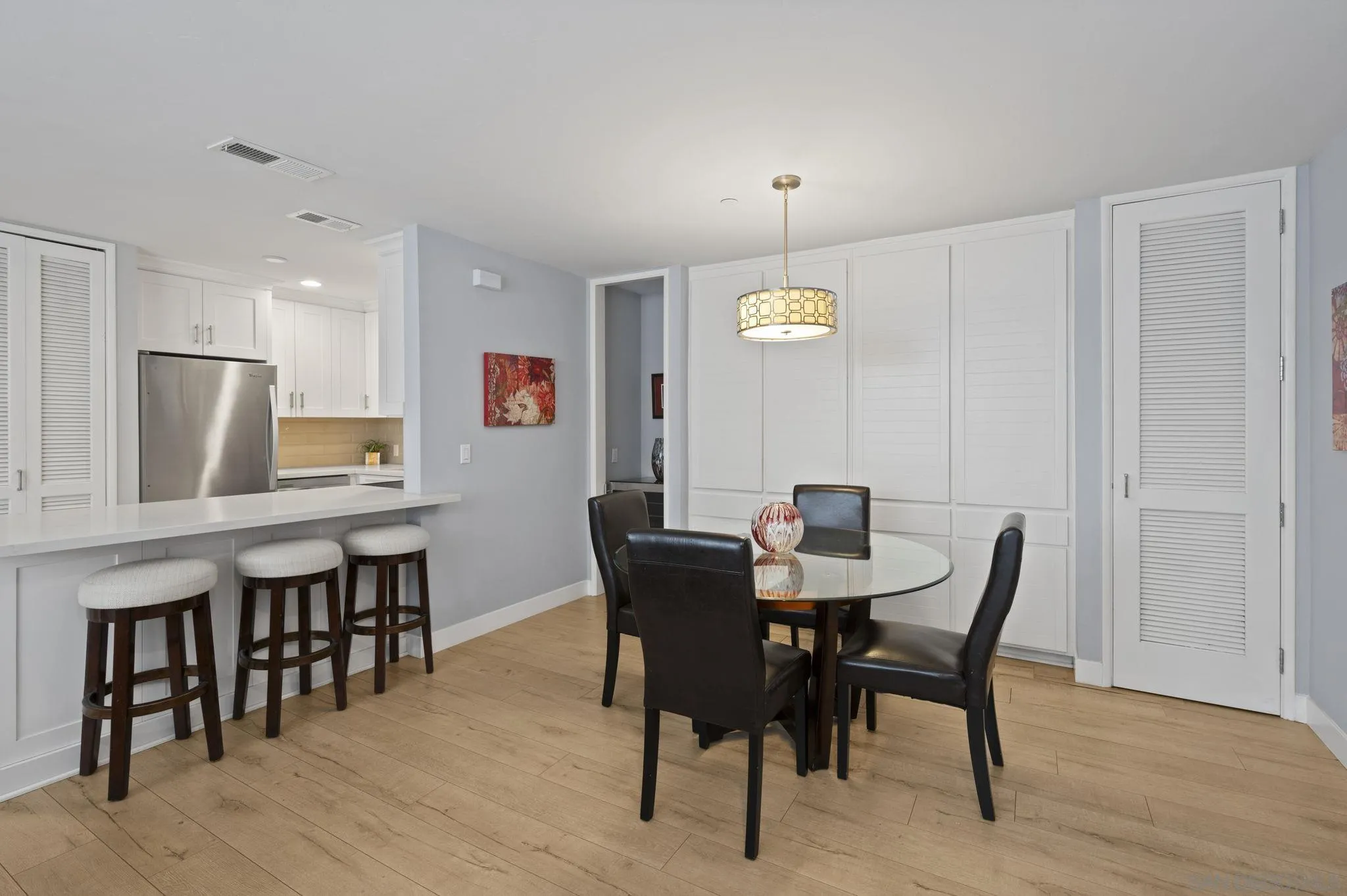 https://cdn.realtyfeed.com/cdn/127/260003514/2cc2ebdd87407138eda35d4ecfb54d7f.webp