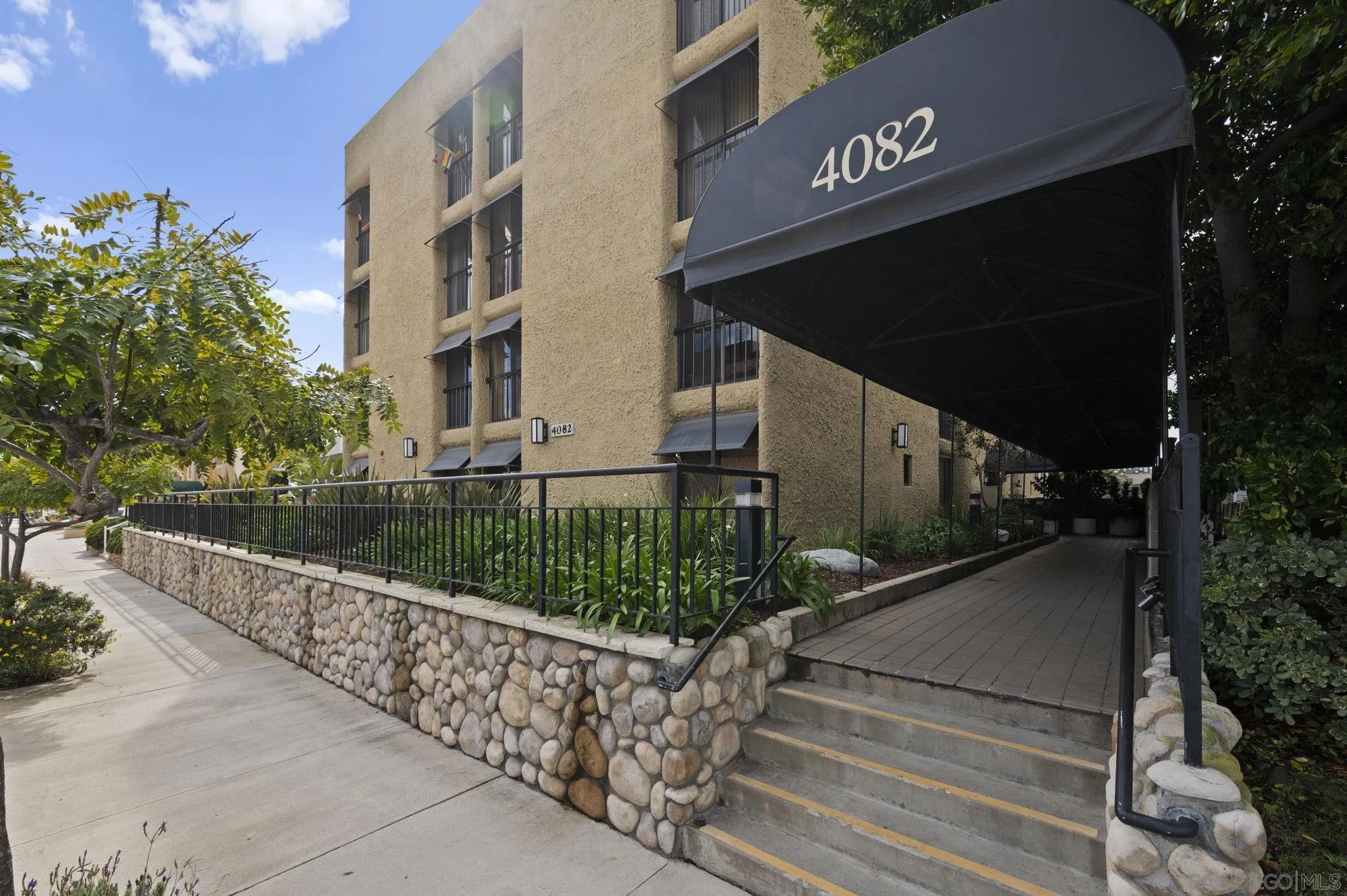 https://cdn.realtyfeed.com/cdn/127/260003514/a994f1f07cd842049c82c172c44f48a0.webp