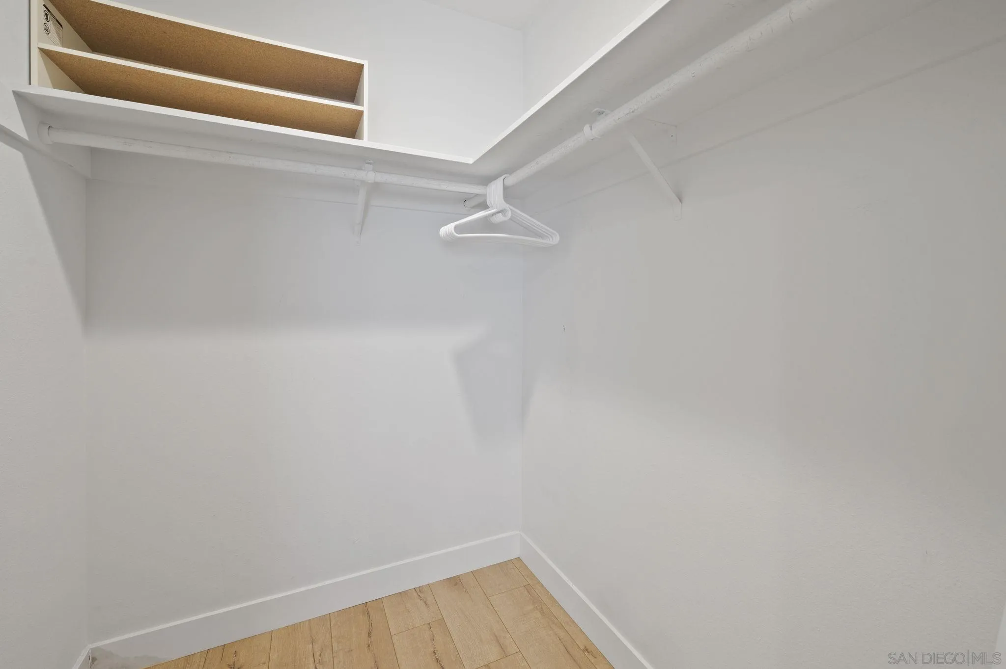https://cdn.realtyfeed.com/cdn/127/260003514/ec7fbb000c4408b3608ea709f5693630.webp