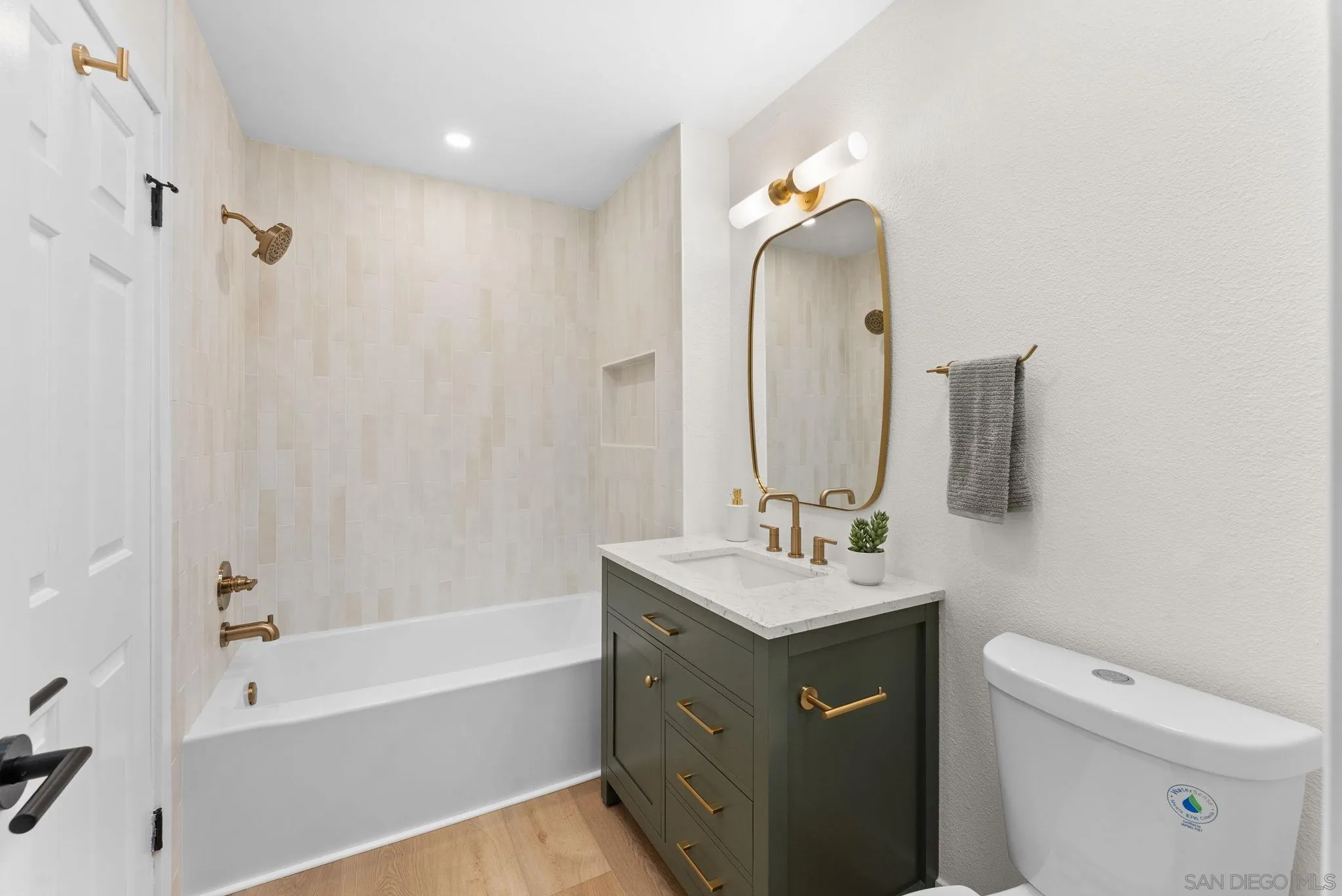 4676 Barcelona Way, Oceanside, CA, 92056