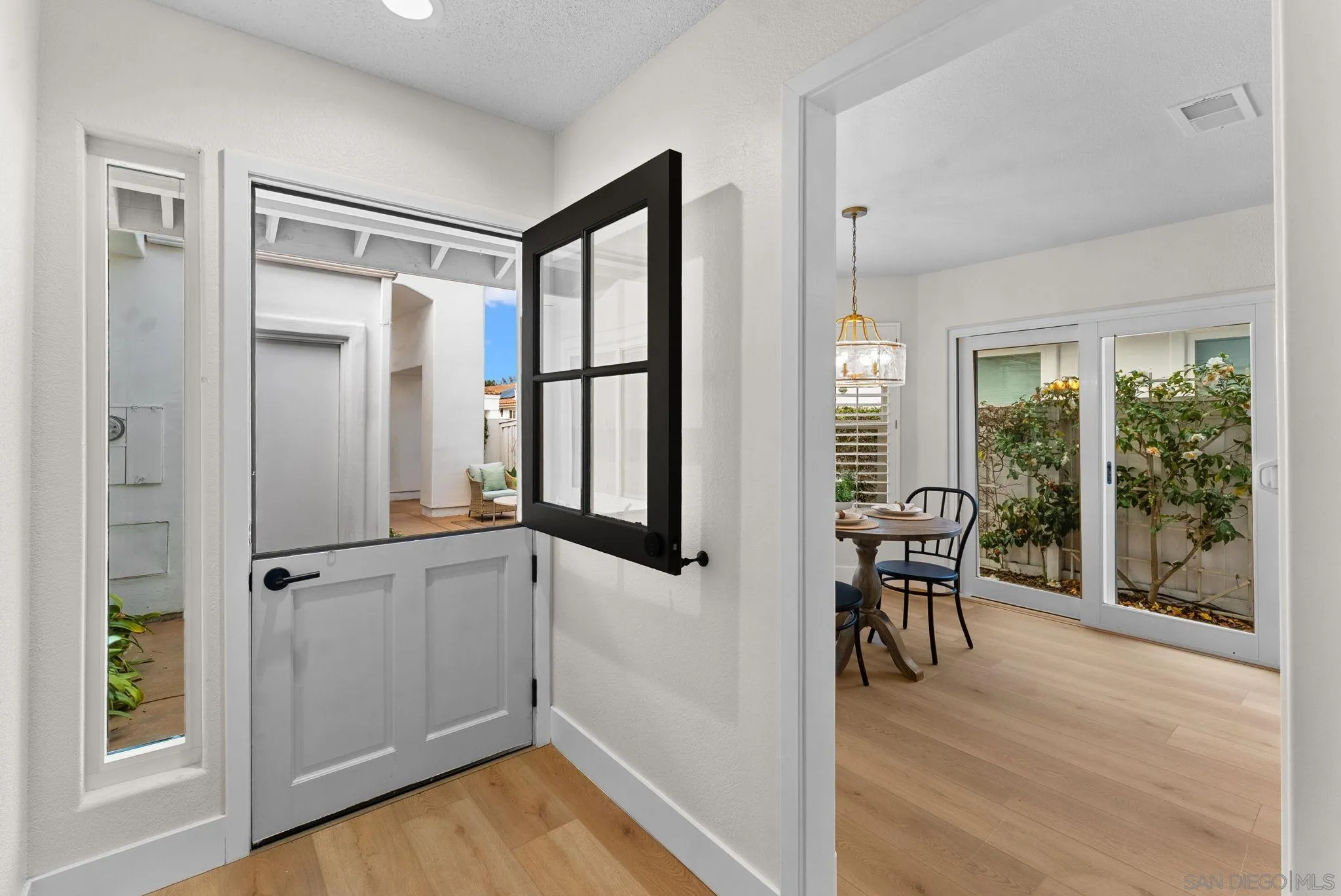 4676 Barcelona Way, Oceanside, CA, 92056