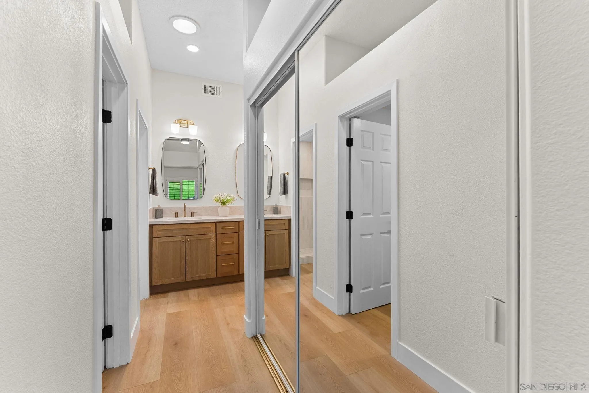 4676 Barcelona Way, Oceanside, CA, 92056