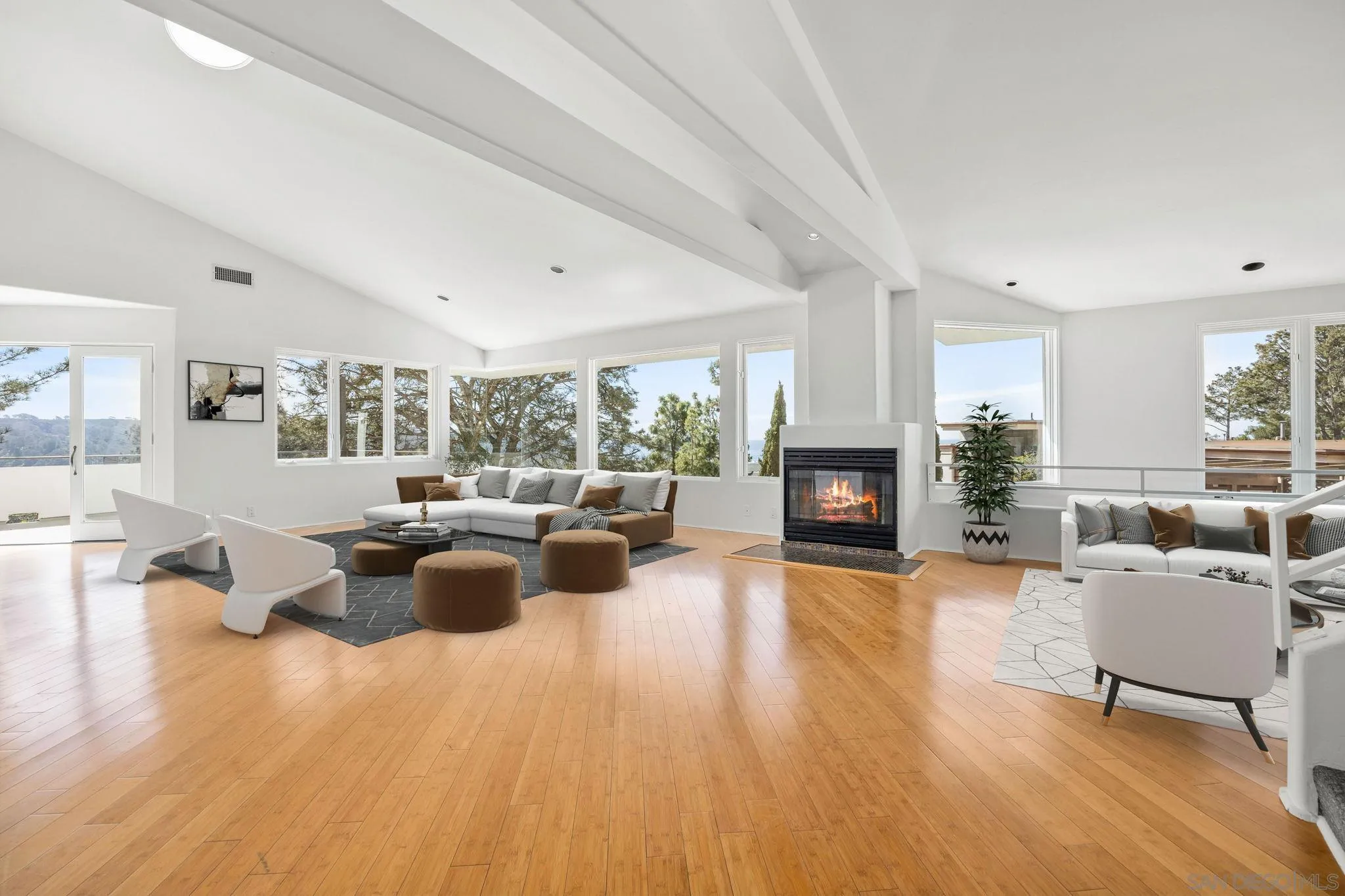 https://cdn.realtyfeed.com/cdn/127/260003519/7ea718d72326907af1fd50f54b1f17ee.webp