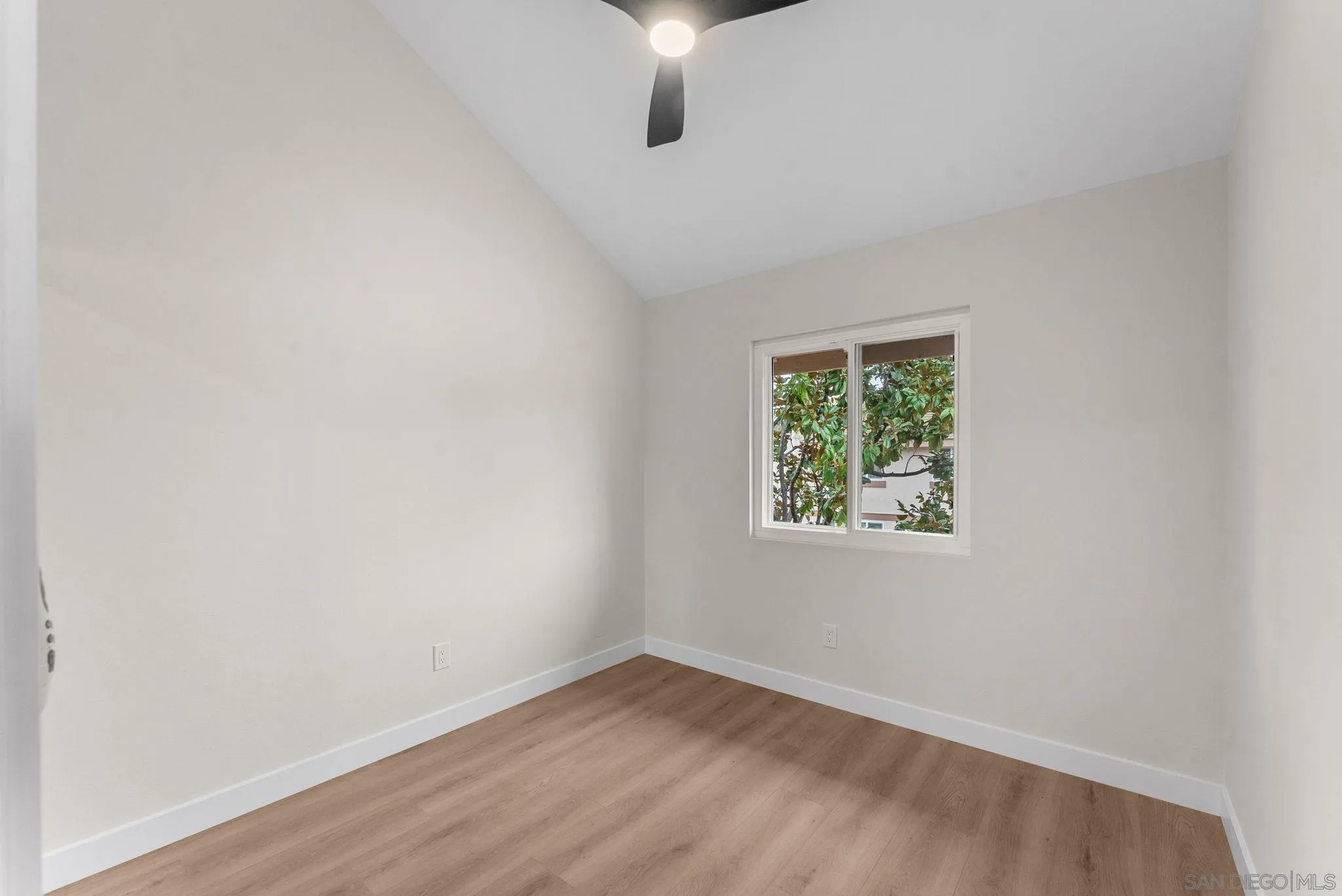Photo #12: 260003520 Listing: Photo #12