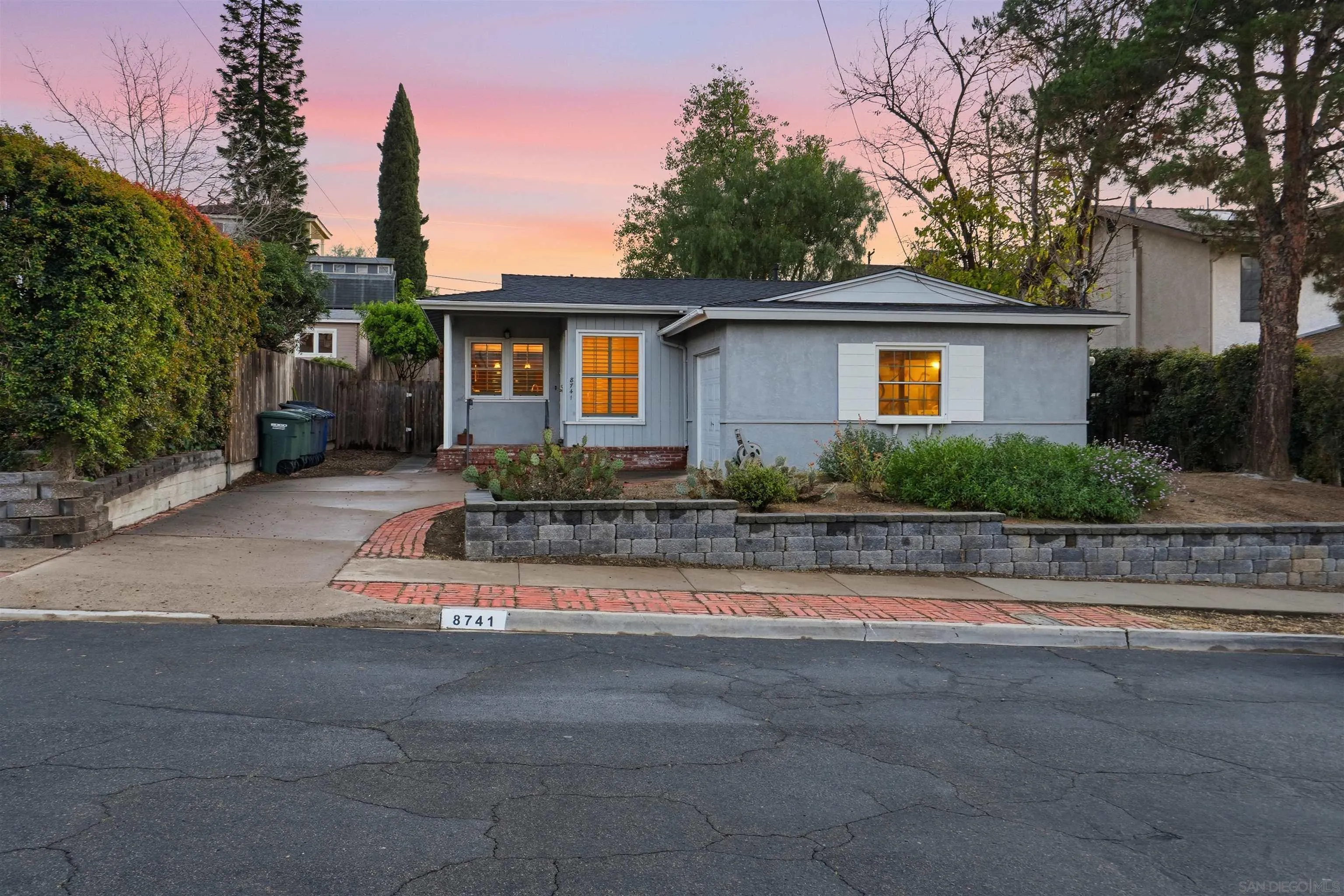 https://cdn.realtyfeed.com/cdn/127/260003523/8ae69623978472a082dd82c6051f4350.webp