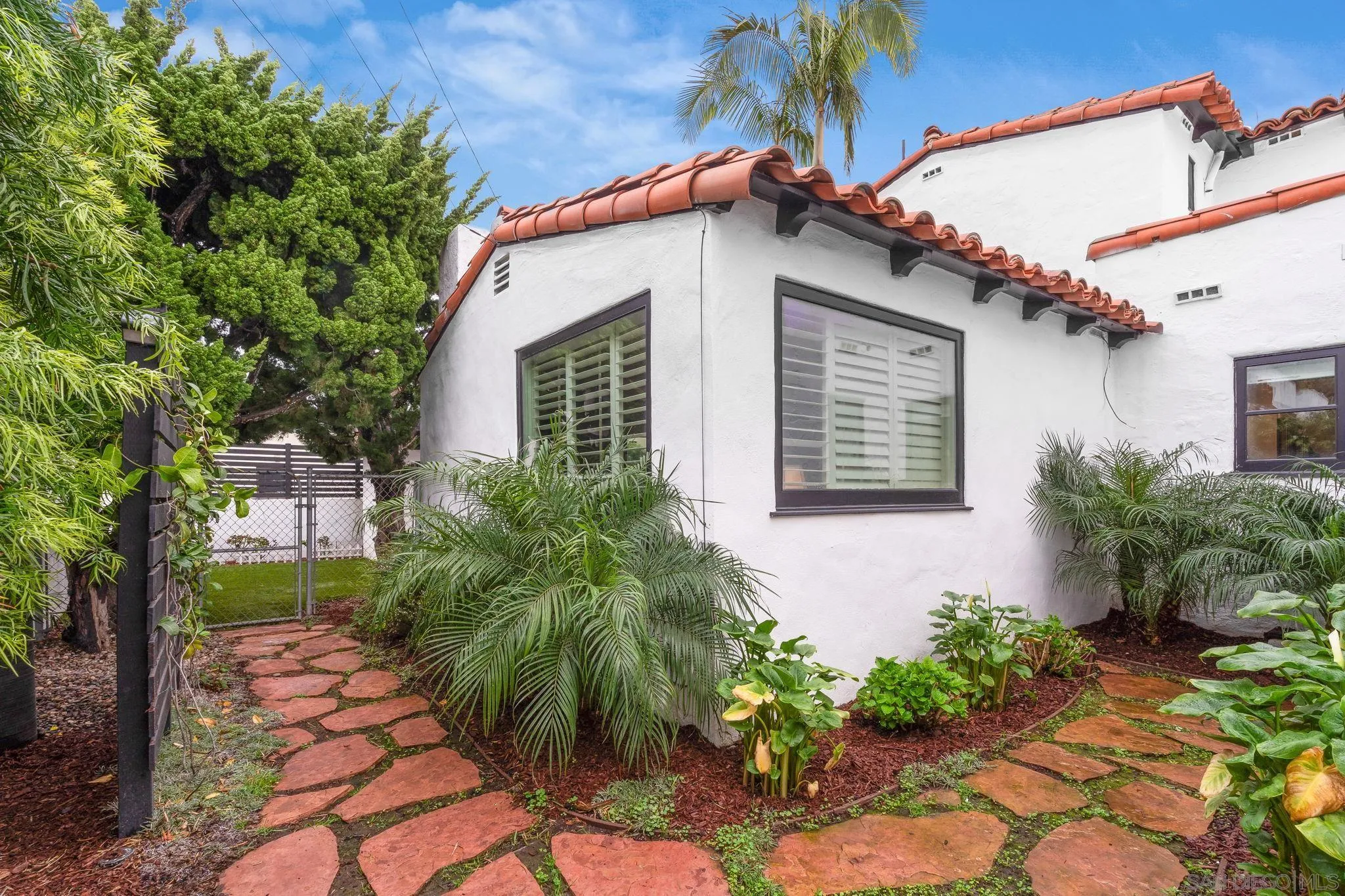 https://cdn.realtyfeed.com/cdn/127/260003525/43817474709ea7794b2bcd70917d8d35.webp