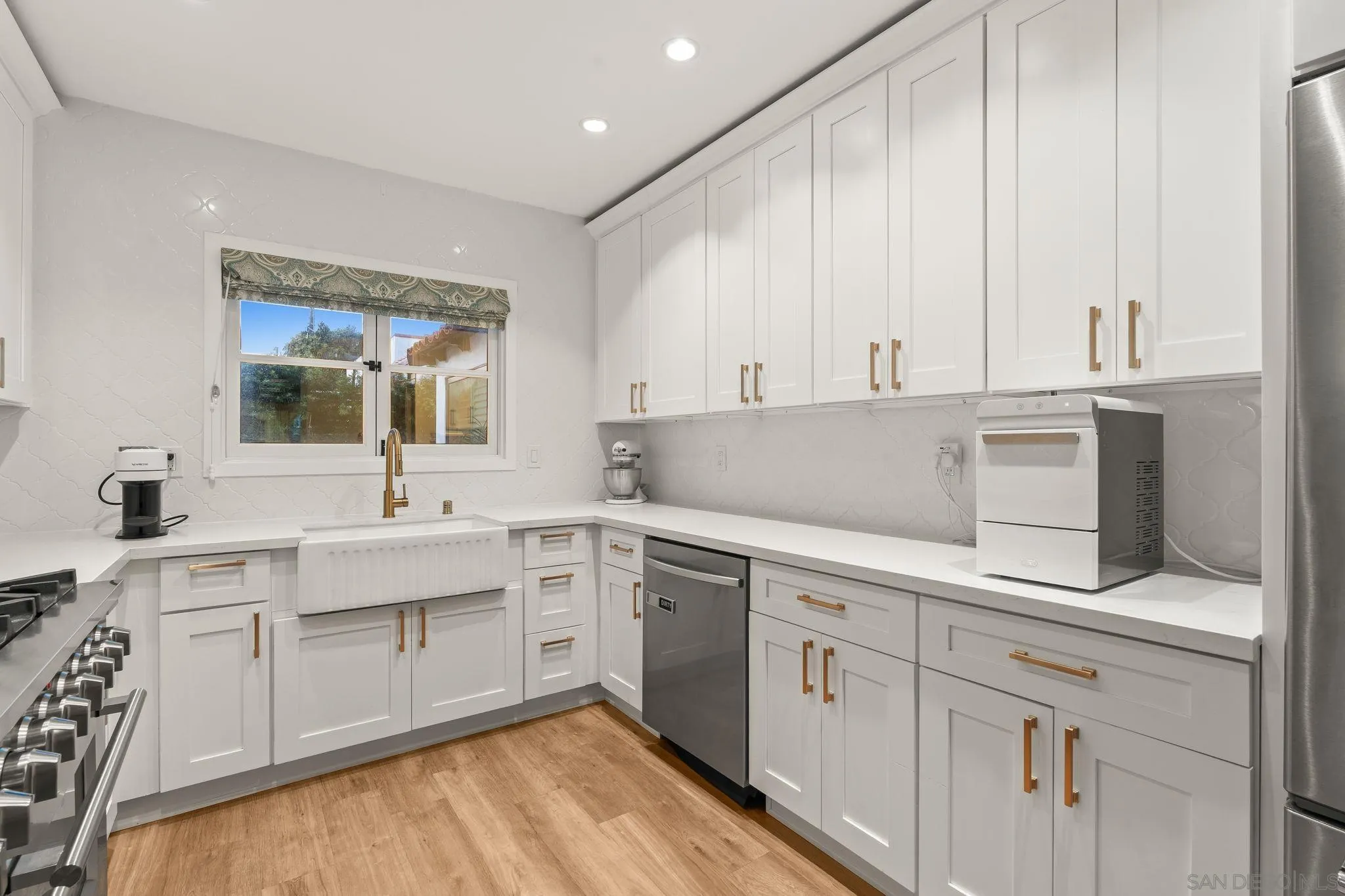 https://cdn.realtyfeed.com/cdn/127/260003525/6b7d9f1794a47c0afec4a6f1a89fb1a6.webp