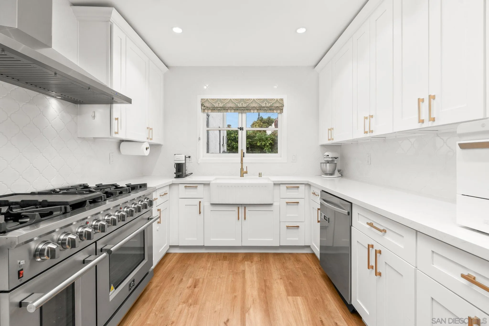 https://cdn.realtyfeed.com/cdn/127/260003525/6d0a755b40882791a78d0ff4c16692f3.webp