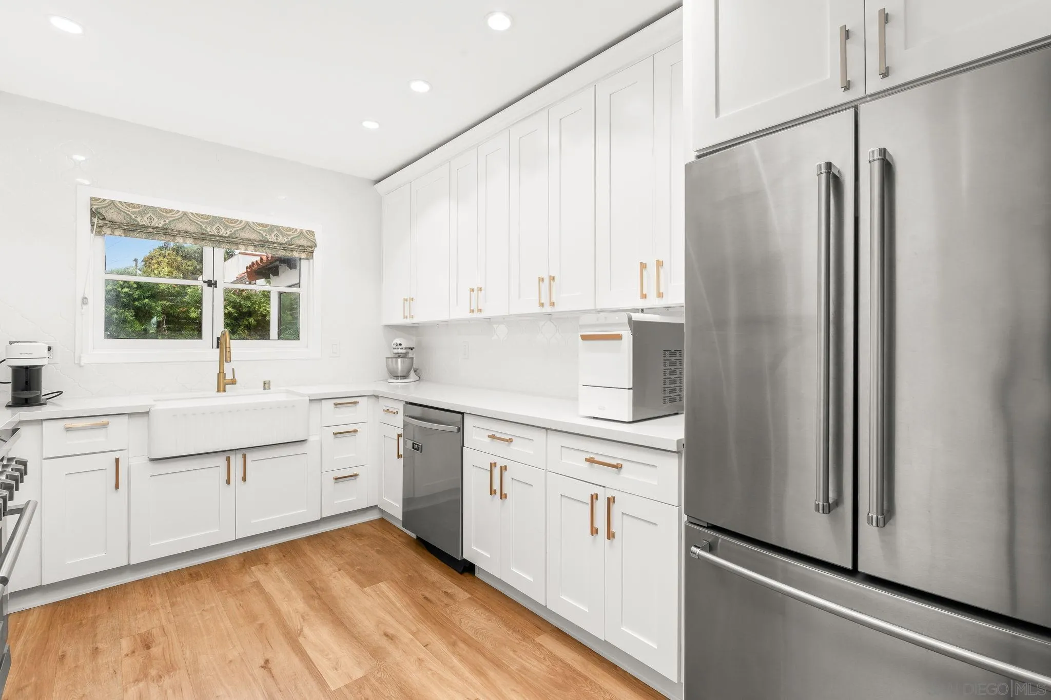 https://cdn.realtyfeed.com/cdn/127/260003525/9bd77283a52846c58d8703c03aa6006f.webp