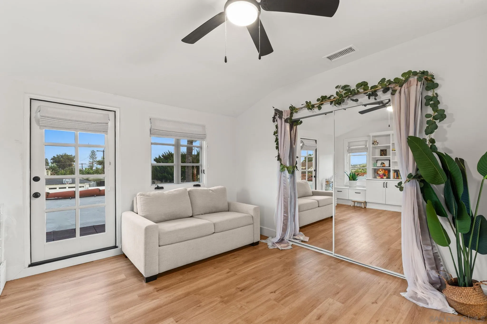 https://cdn.realtyfeed.com/cdn/127/260003525/ba945dfc171a81c920cc228a1a3787f0.webp