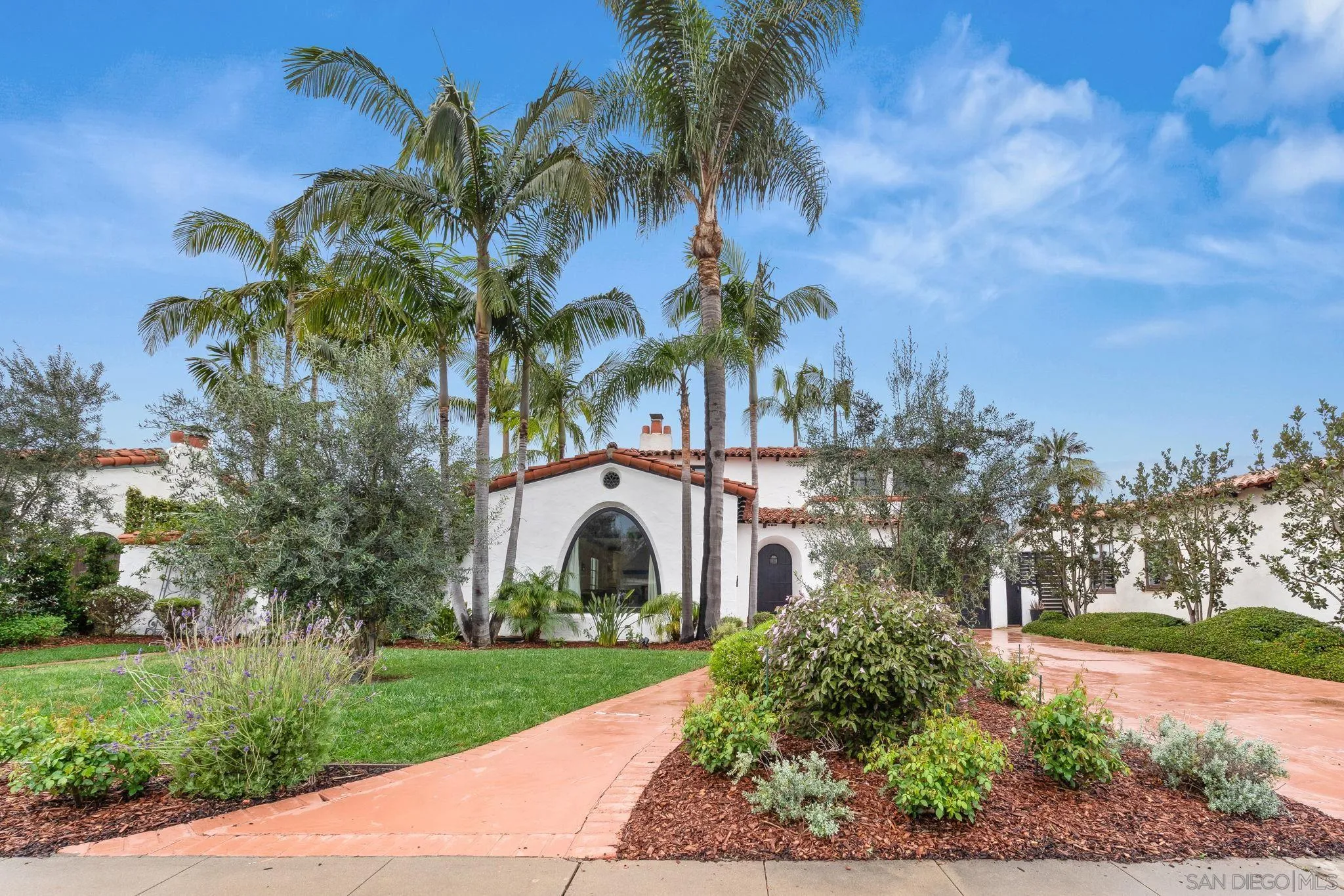 https://cdn.realtyfeed.com/cdn/127/260003525/e8b05730465d97f93740fa534cccf893.webp