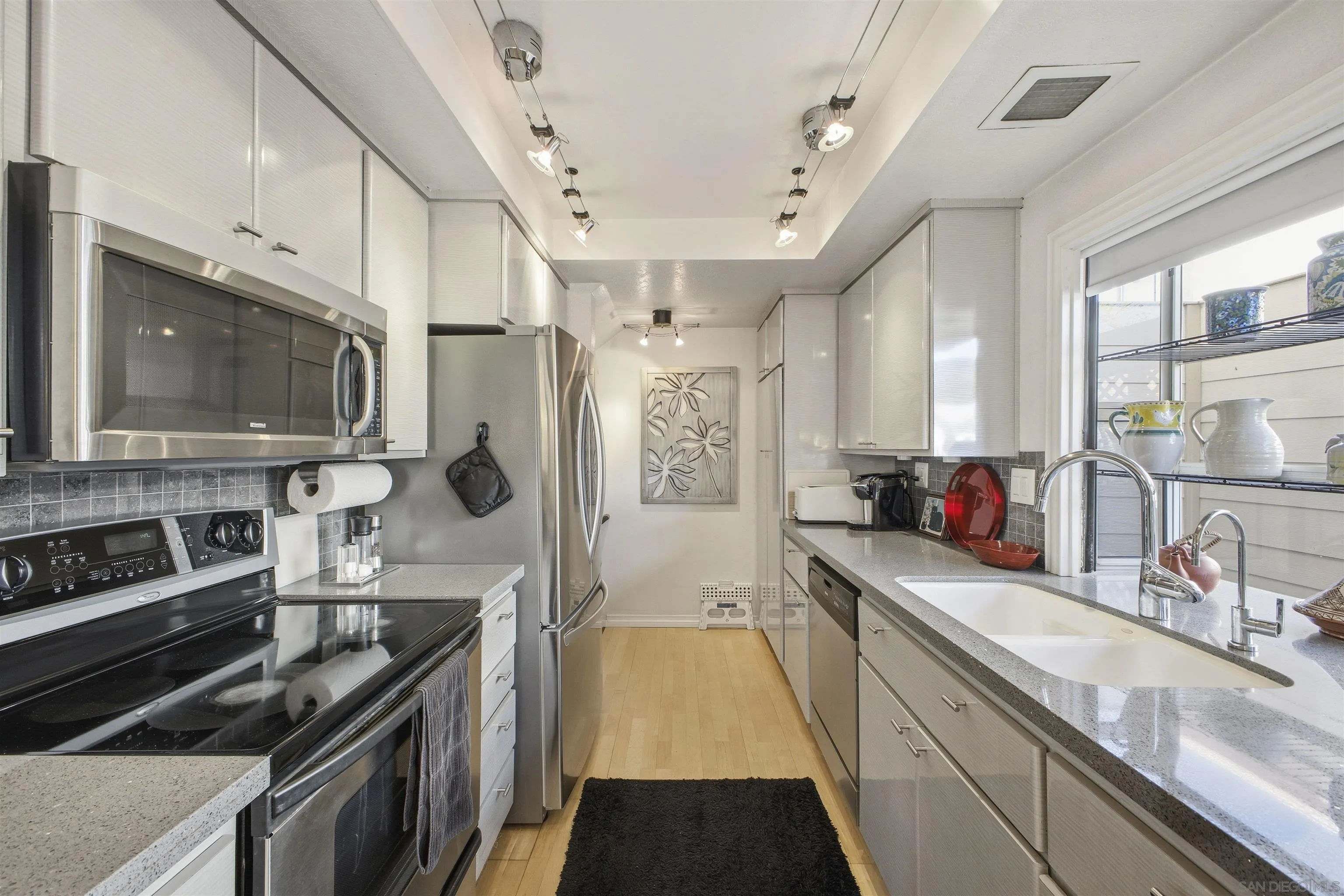 Photo #4: 260003531 Listing: Photo #4