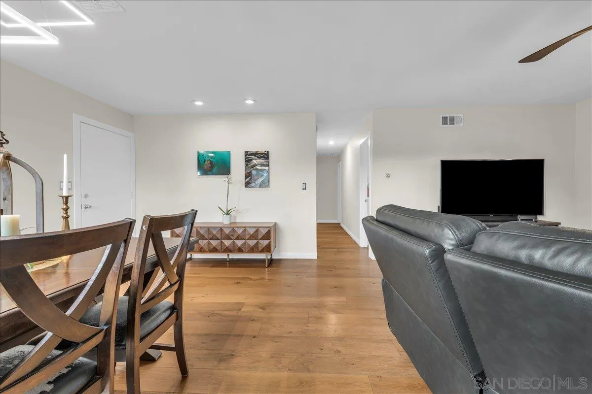 https://cdn.realtyfeed.com/cdn/127/260003532/05e3f8f6bd237710e821171a55de1130.webp