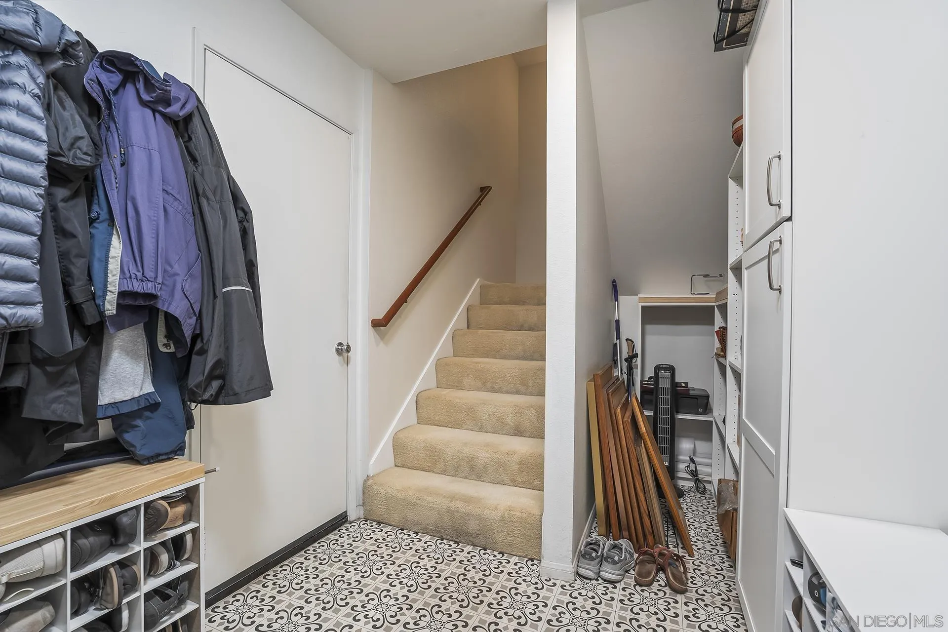 https://cdn.realtyfeed.com/cdn/127/260003537/c6e4d1d5d51c07ecb34b43444ed70d1b.webp