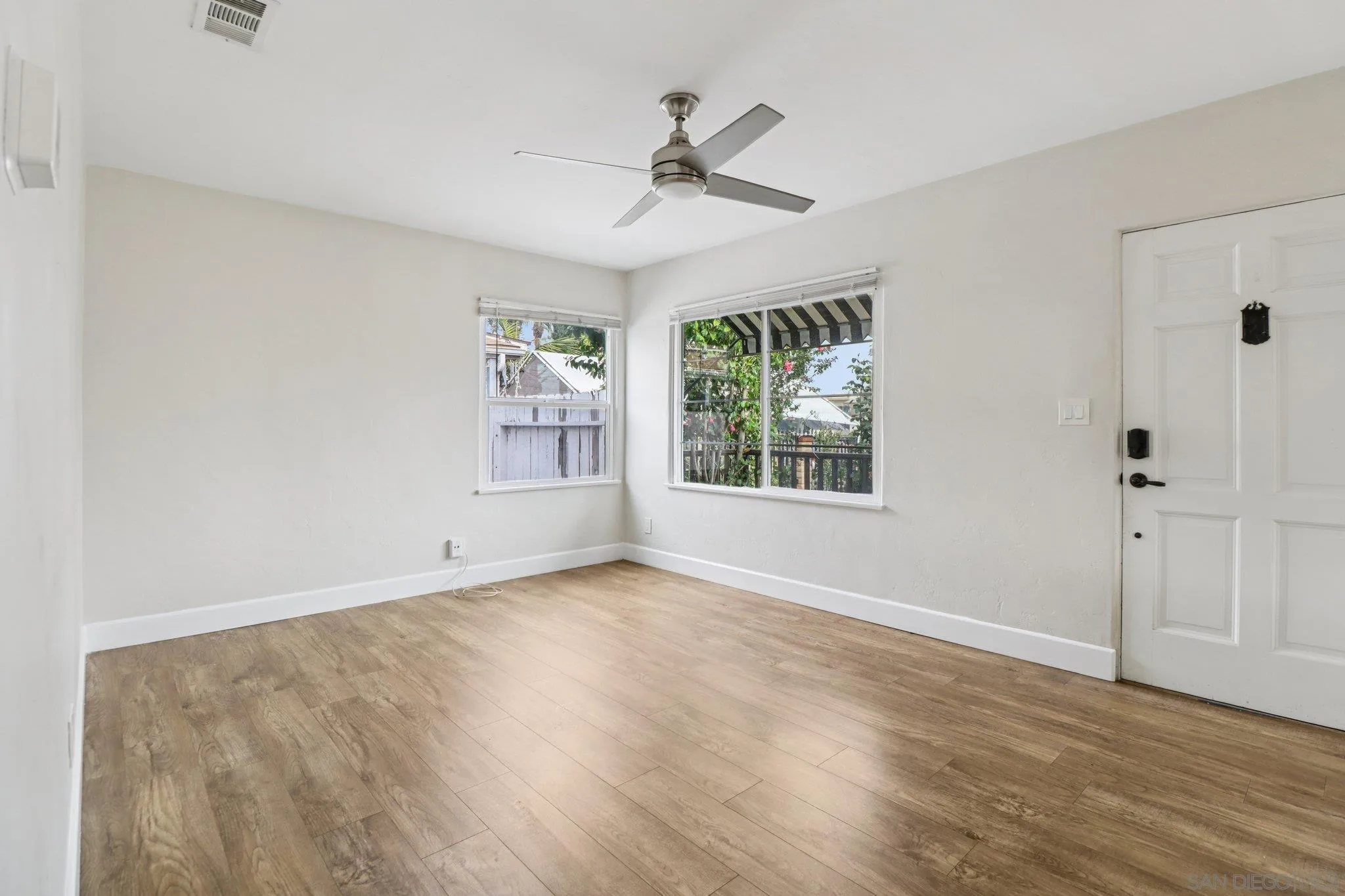 https://cdn.realtyfeed.com/cdn/127/260003538/ac55c4a19928582981208e2307f8df9d.webp