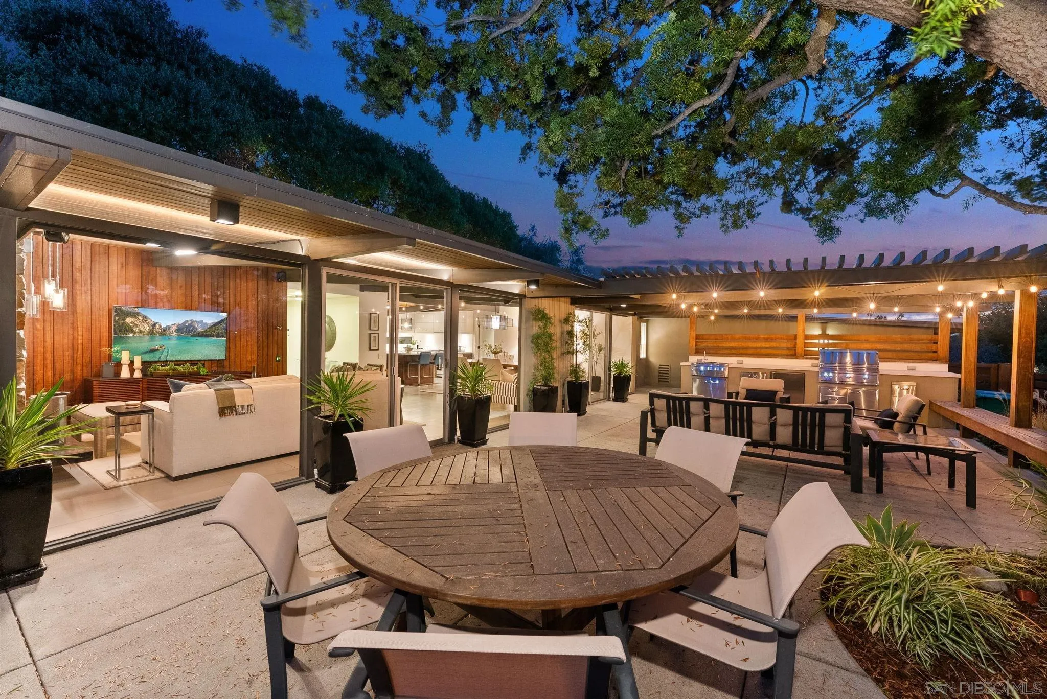 https://cdn.realtyfeed.com/cdn/127/260003540/70154eca71376b36f125ea7f8e35c432.webp