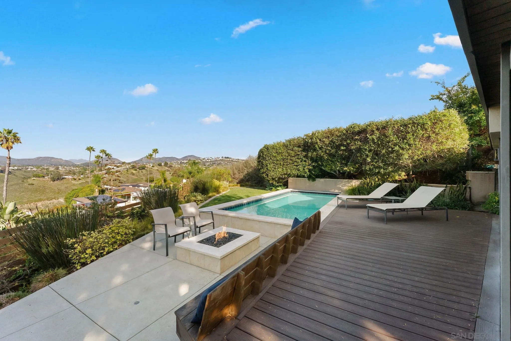 https://cdn.realtyfeed.com/cdn/127/260003540/9f9f297f90a6fdb289cbd4ba28a4f47d.webp
