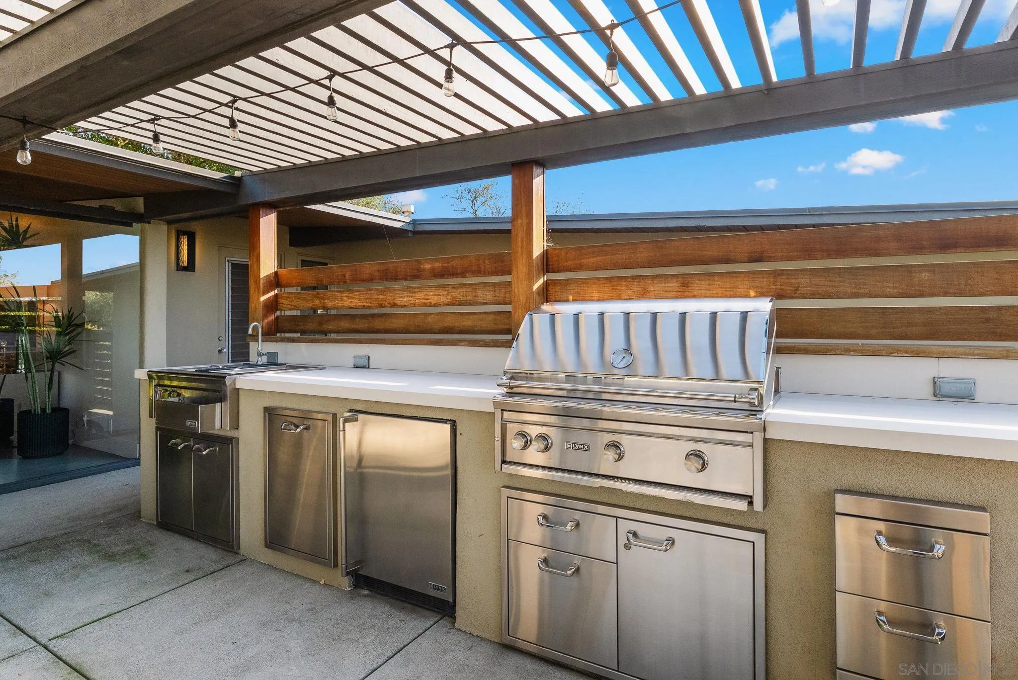 https://cdn.realtyfeed.com/cdn/127/260003540/e532c9f13b89d416f579422ea20c3762.webp
