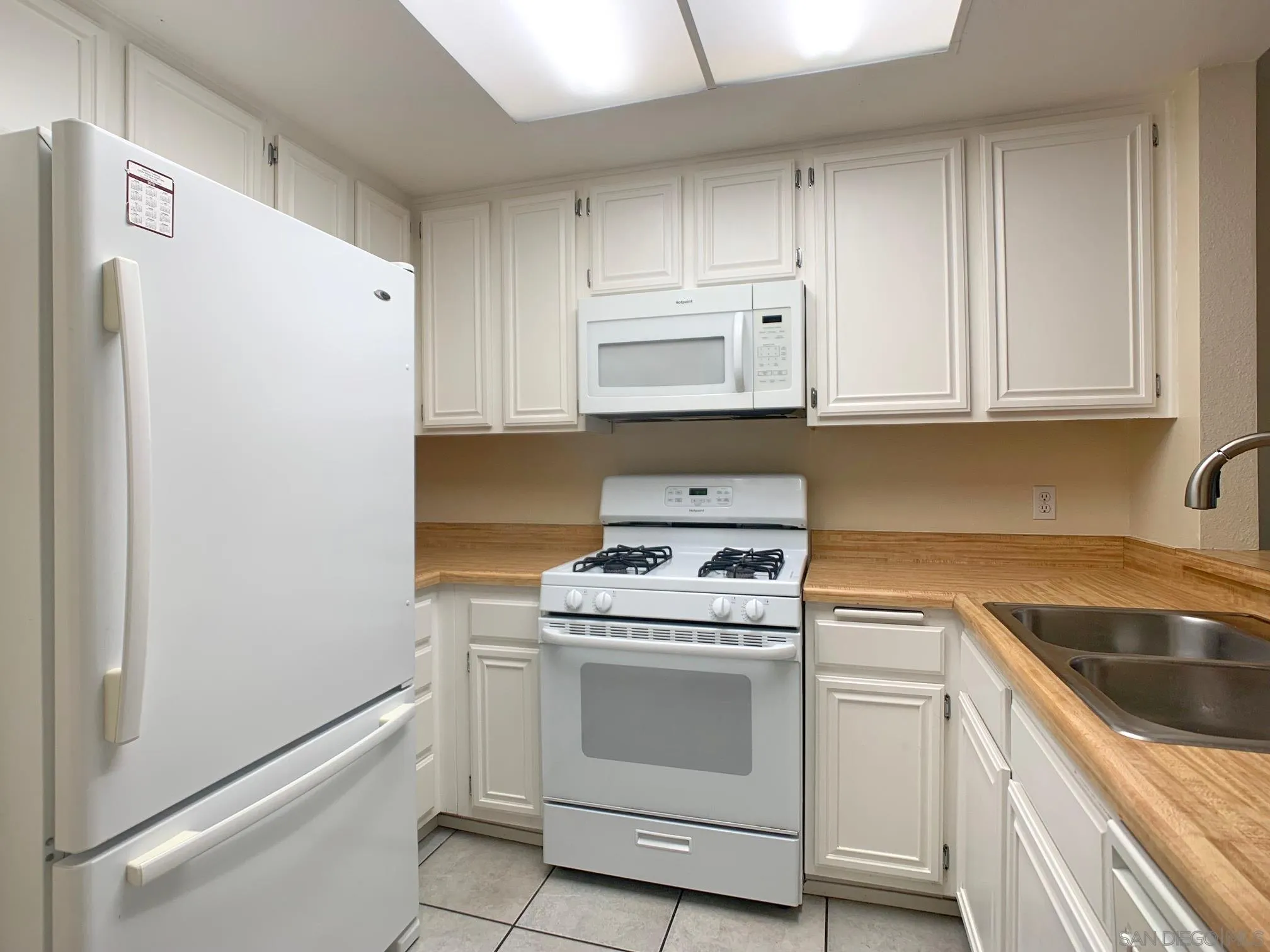 https://cdn.realtyfeed.com/cdn/127/260003541/0cd1651f0297cd591a5af610a8bb0266.webp
