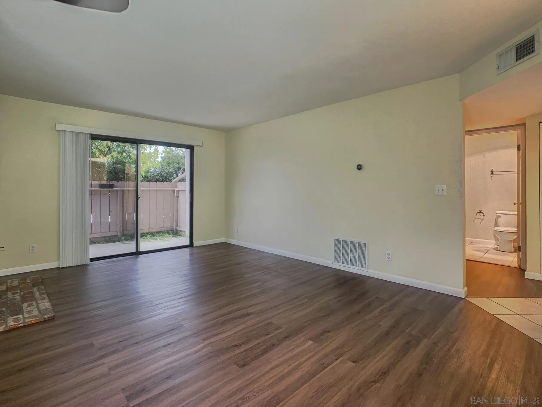 https://cdn.realtyfeed.com/cdn/127/260003541/343674de0c3cf123265d4663e069f999.webp