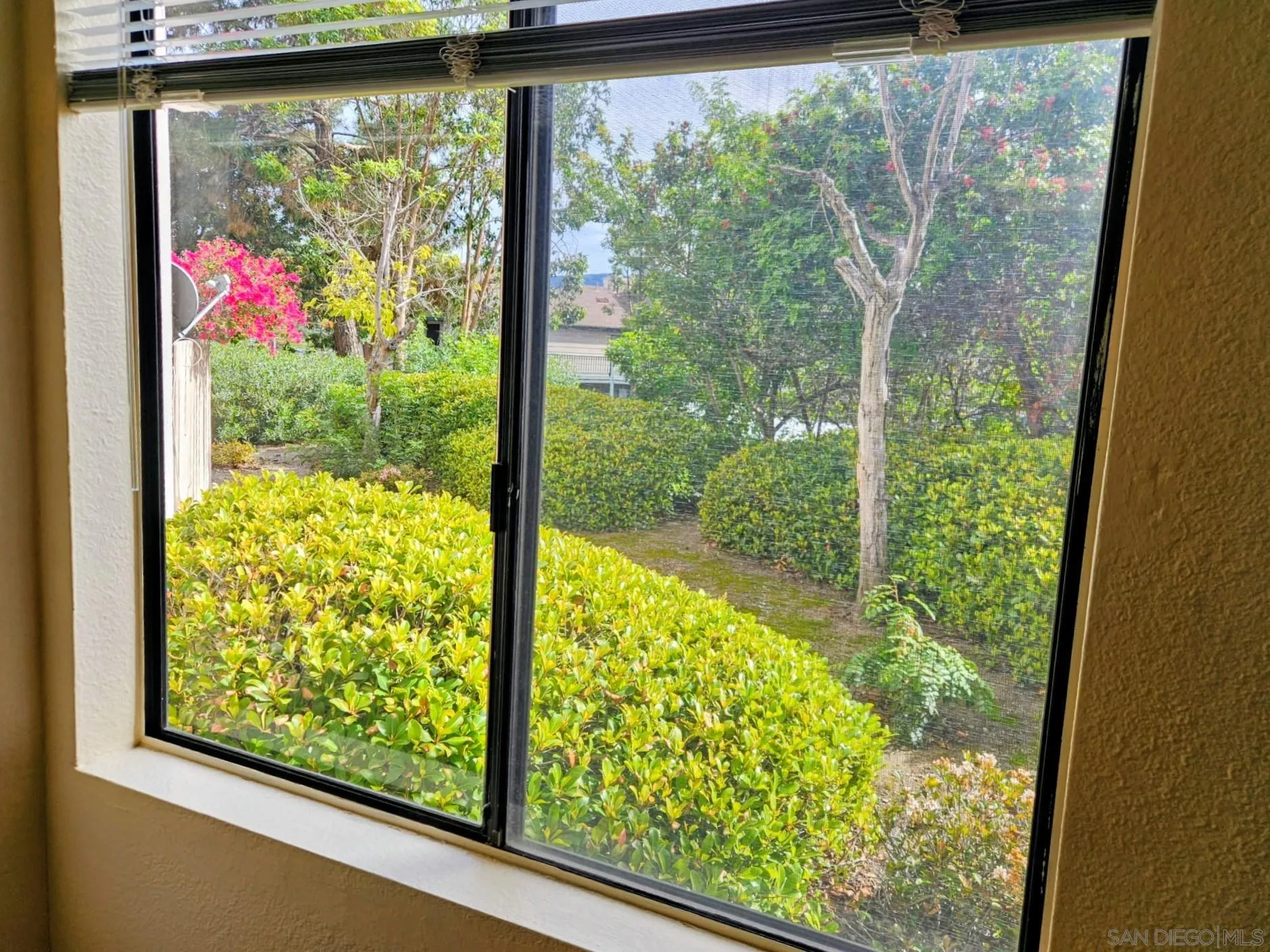 https://cdn.realtyfeed.com/cdn/127/260003541/a269b6caab4ac135ef7a9b4a785624ab.webp