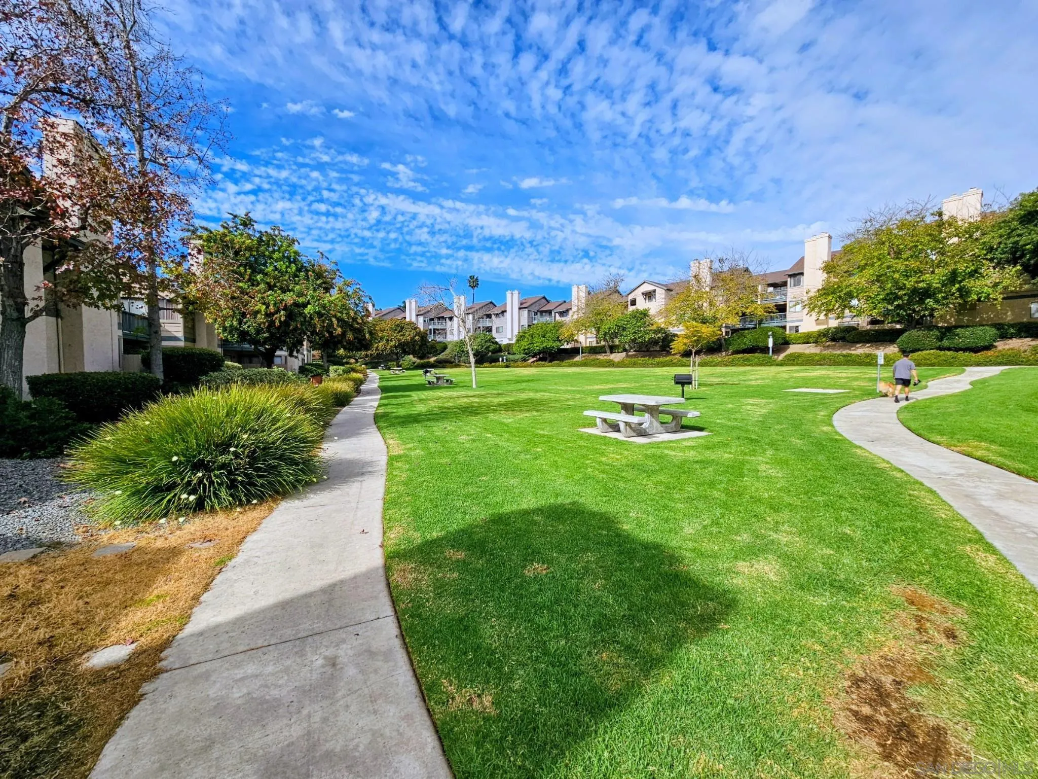 https://cdn.realtyfeed.com/cdn/127/260003541/ae585158b308ce813b1d69a16c3f62c5.webp