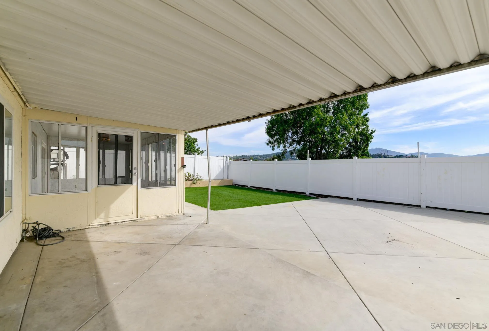 https://cdn.realtyfeed.com/cdn/127/260003542/43821b7a98c8625ccb6774f0d0105bdb.webp