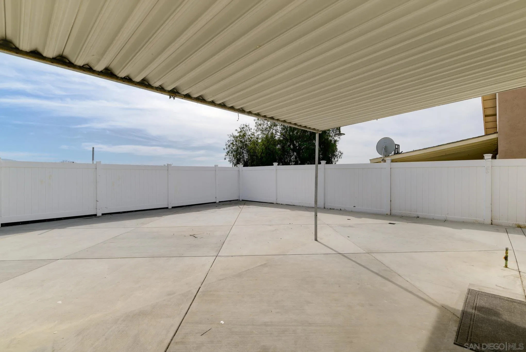 https://cdn.realtyfeed.com/cdn/127/260003542/c17279c82eaf1c5c1f1f46ddc64ae770.webp