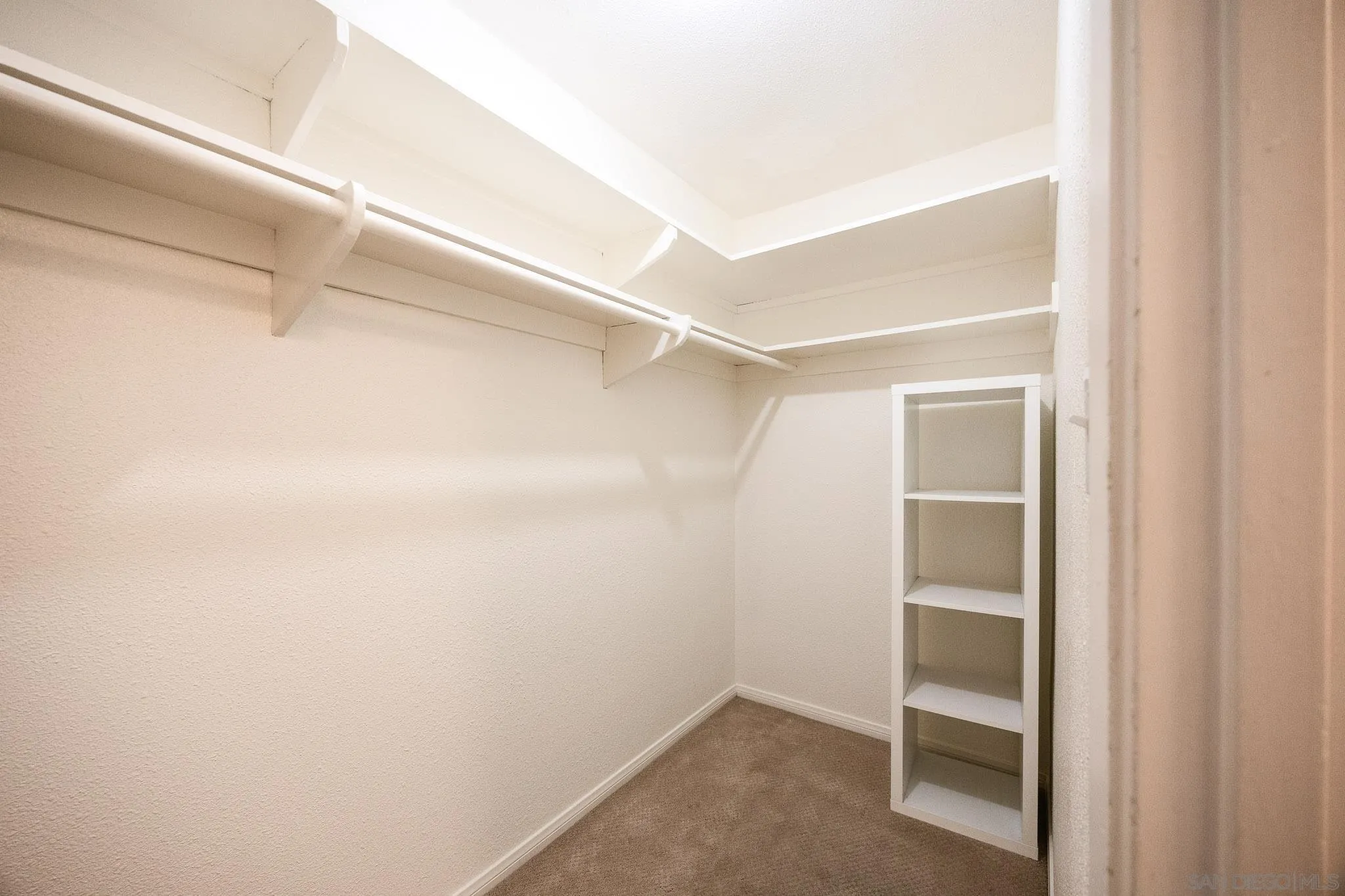 https://cdn.realtyfeed.com/cdn/127/260003543/651e5582a5144c03cfb1d7a132ab2e9f.webp