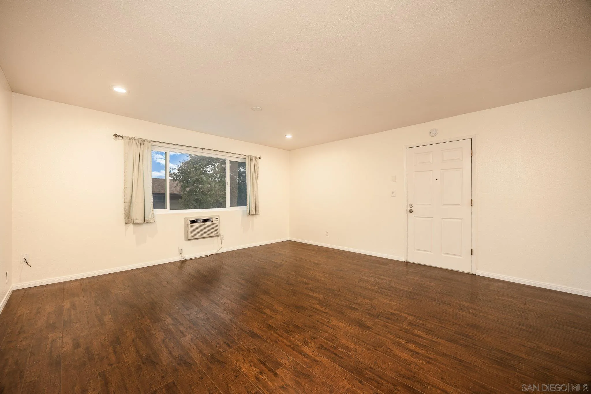 https://cdn.realtyfeed.com/cdn/127/260003543/9ea58a33d9d2ac70464d9c3088171874.webp
