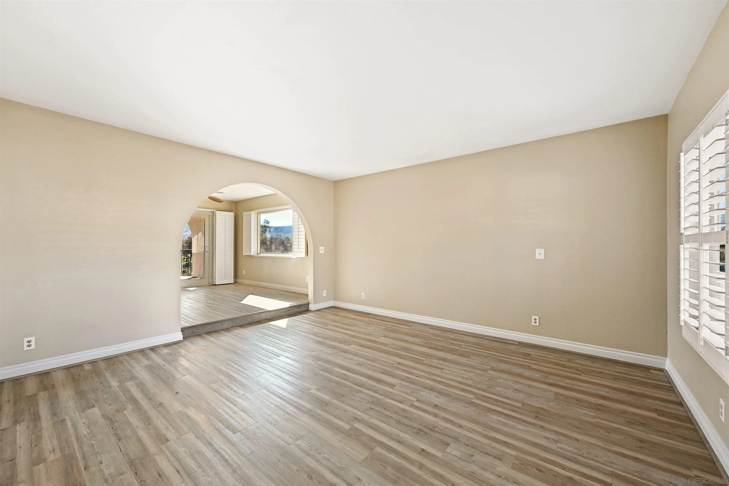 https://cdn.realtyfeed.com/cdn/127/260003544/cdc5c6ee87af55167eecea07b2657363.webp