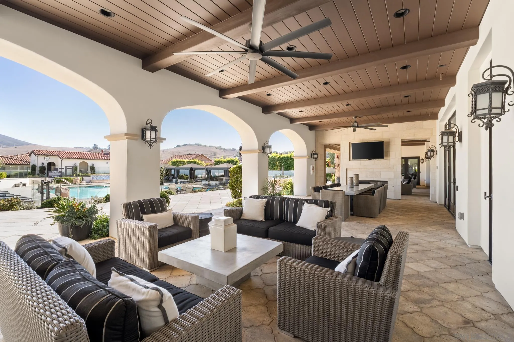 https://cdn.realtyfeed.com/cdn/127/260003550/7ac6b63bd4cec2f8cd37702cca83ba04.webp