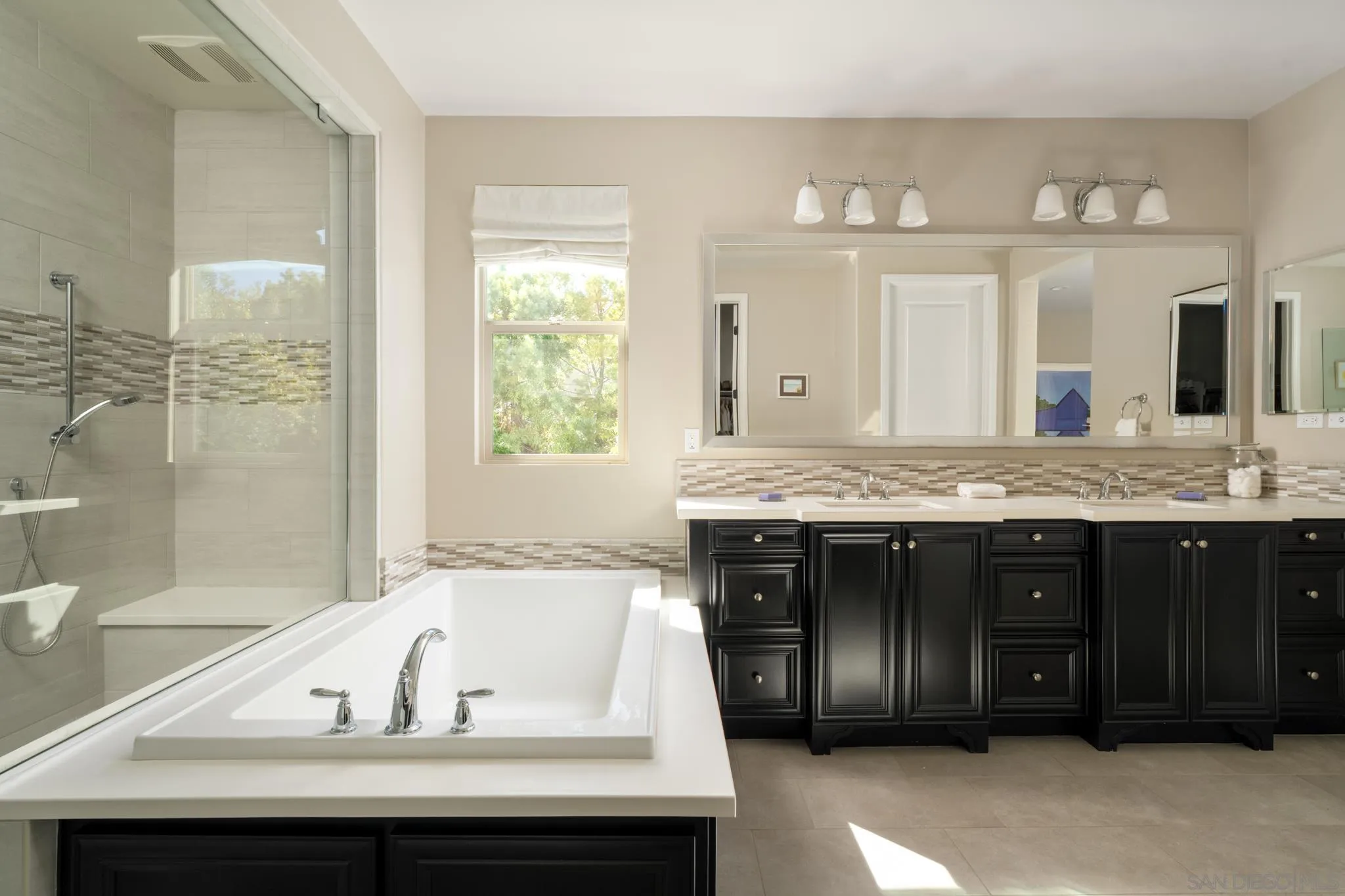 https://cdn.realtyfeed.com/cdn/127/260003550/9056c8dfcdfc983a2e8489ee91ceacb0.webp