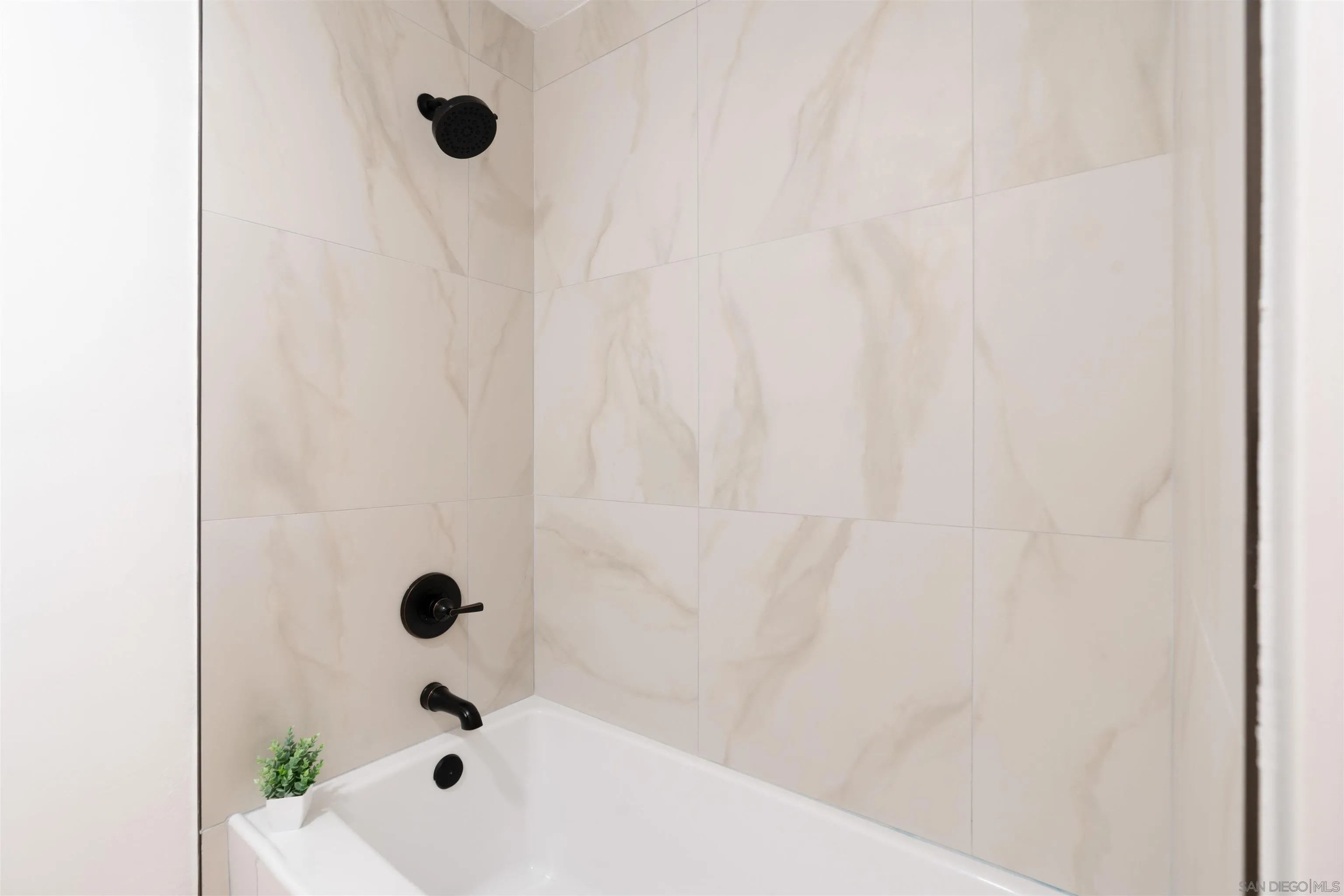 Photo #28: 260003553 Listing: Photo #28