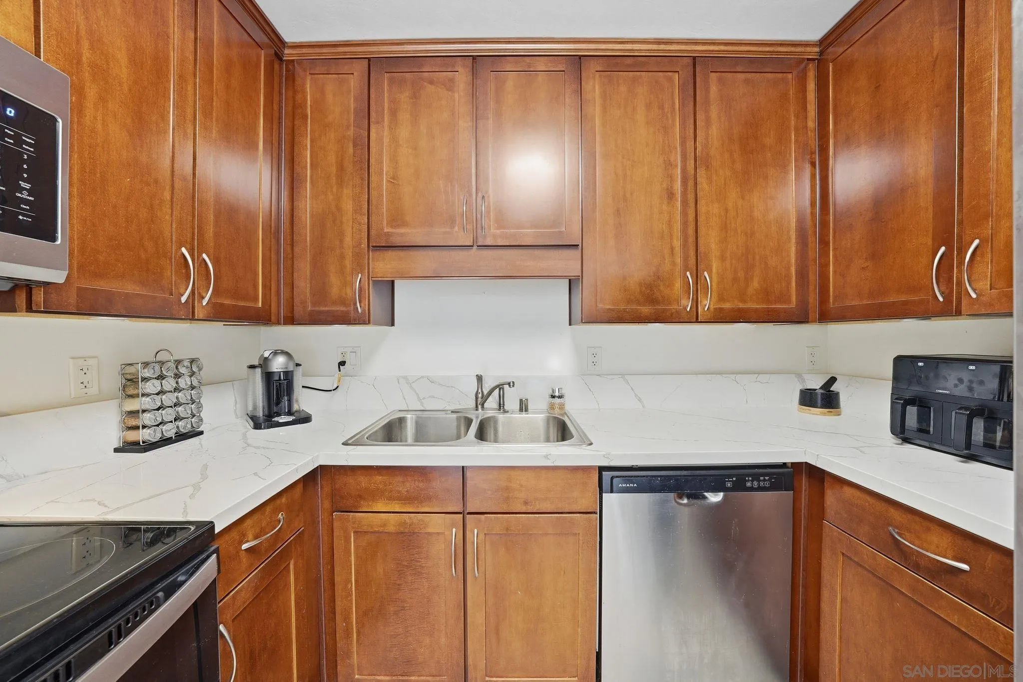 Photo #10: 260003554 Listing: Photo #10