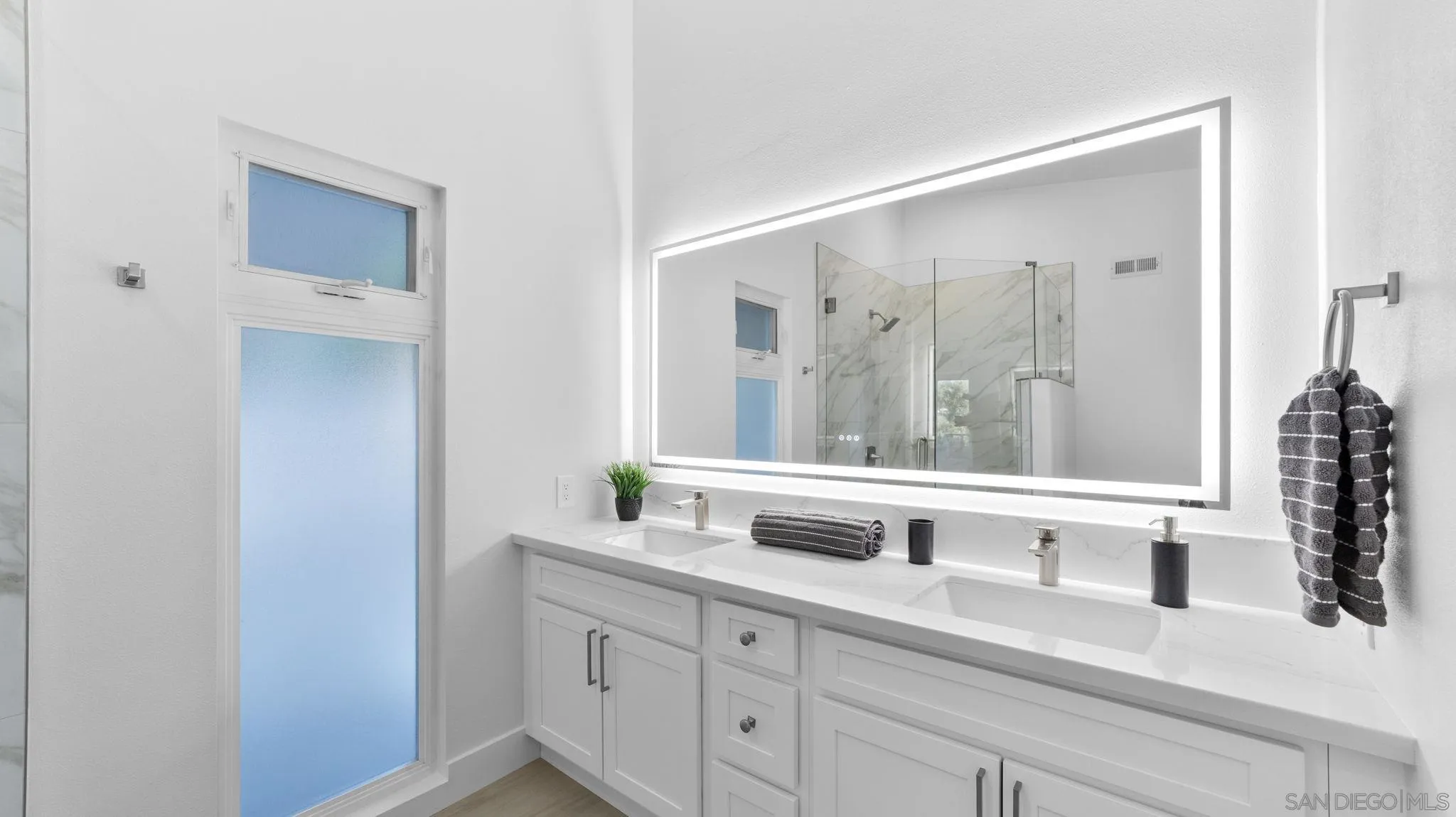 https://cdn.realtyfeed.com/cdn/127/260003558/073c00e25ba23accf9c09f98890803ac.webp