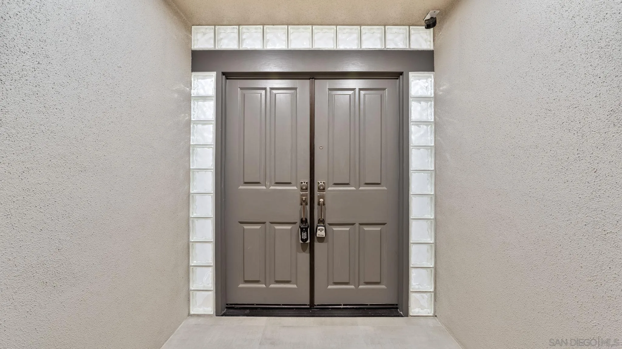 https://cdn.realtyfeed.com/cdn/127/260003558/5a23062e2e6585f871fdcdab4b95a8f1.webp
